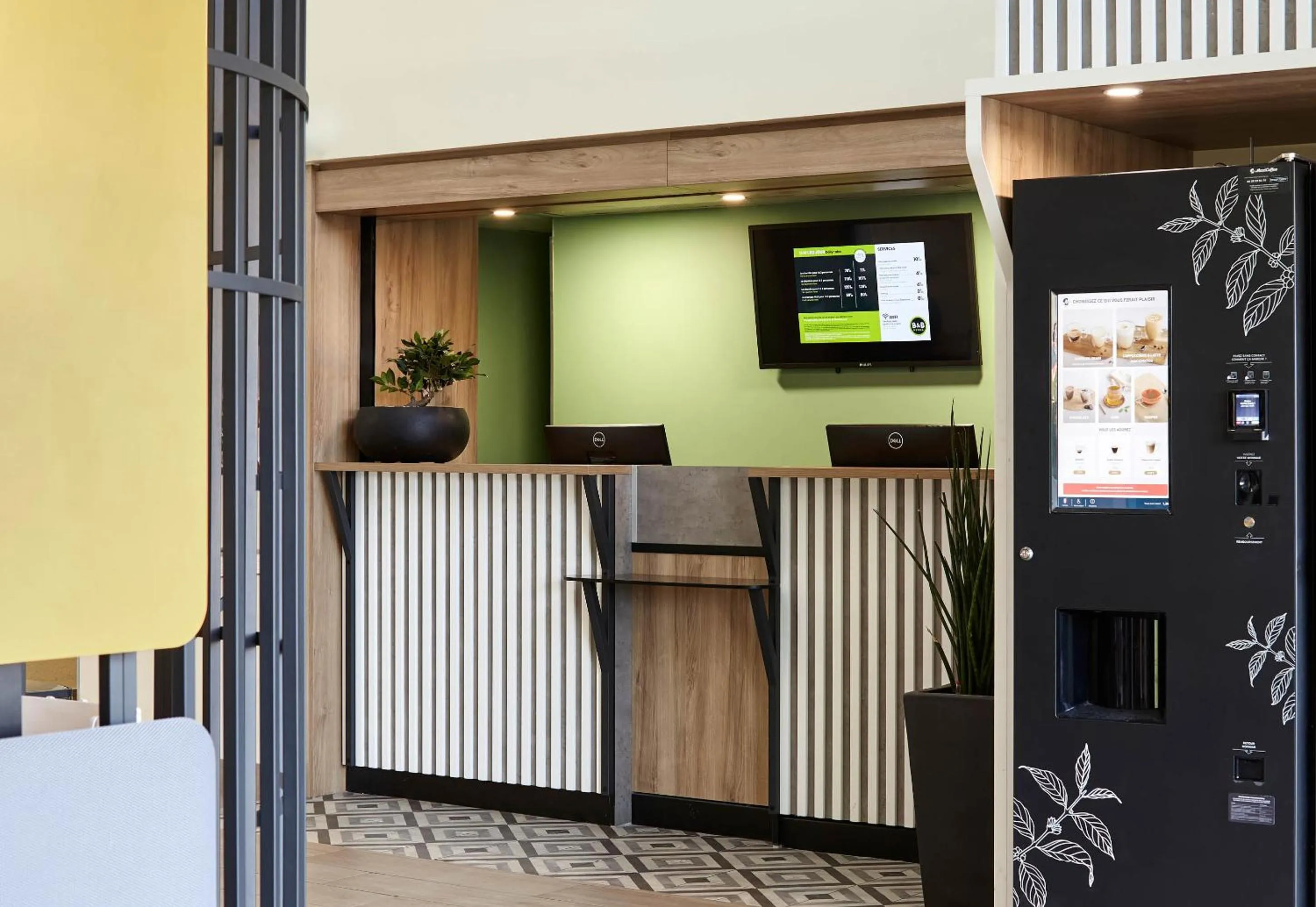 Lobby or reception in B&B HOTEL Paris Nord Gonesse Parc des Expos