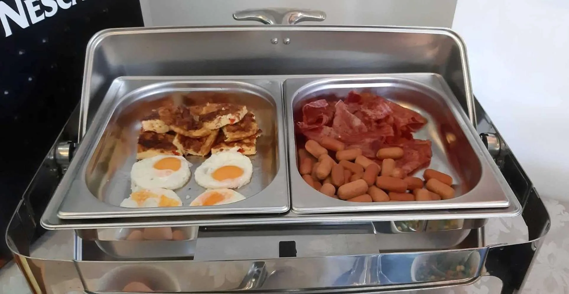 Breakfast in Hotel Rodon