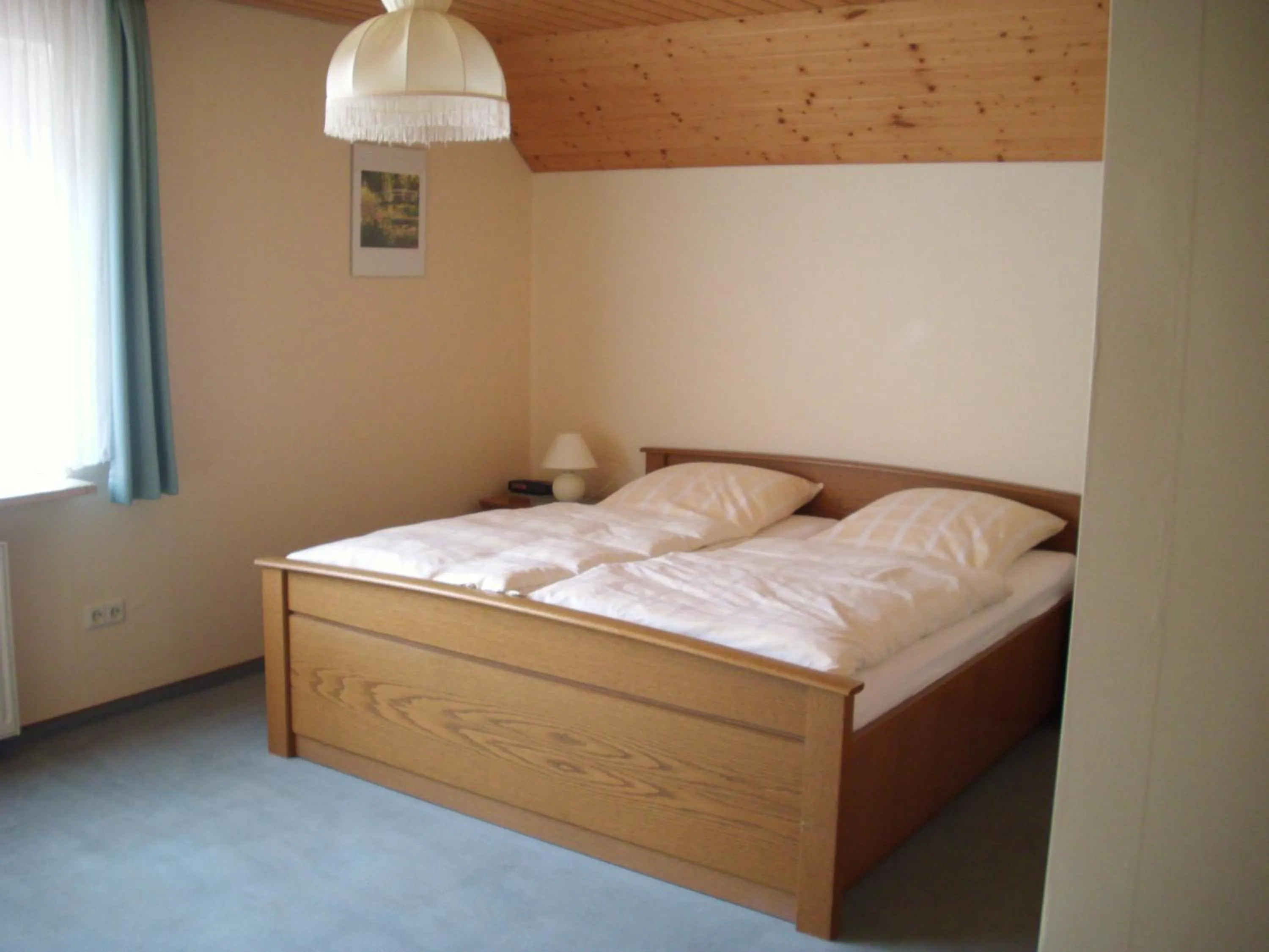 Bed in Hotel-Pension-Luisenhof