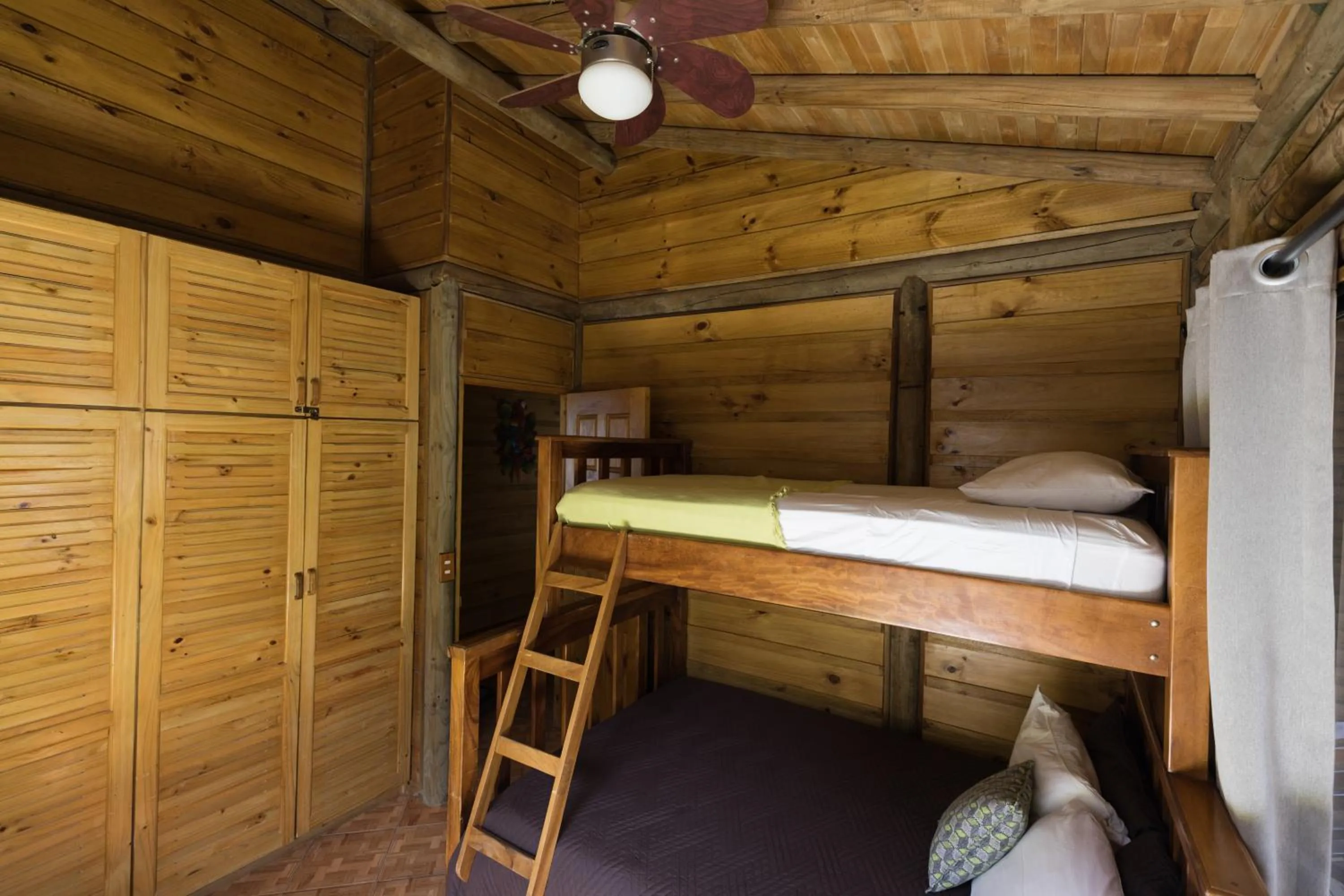 bunk bed, Bed in Bungalows Ballena