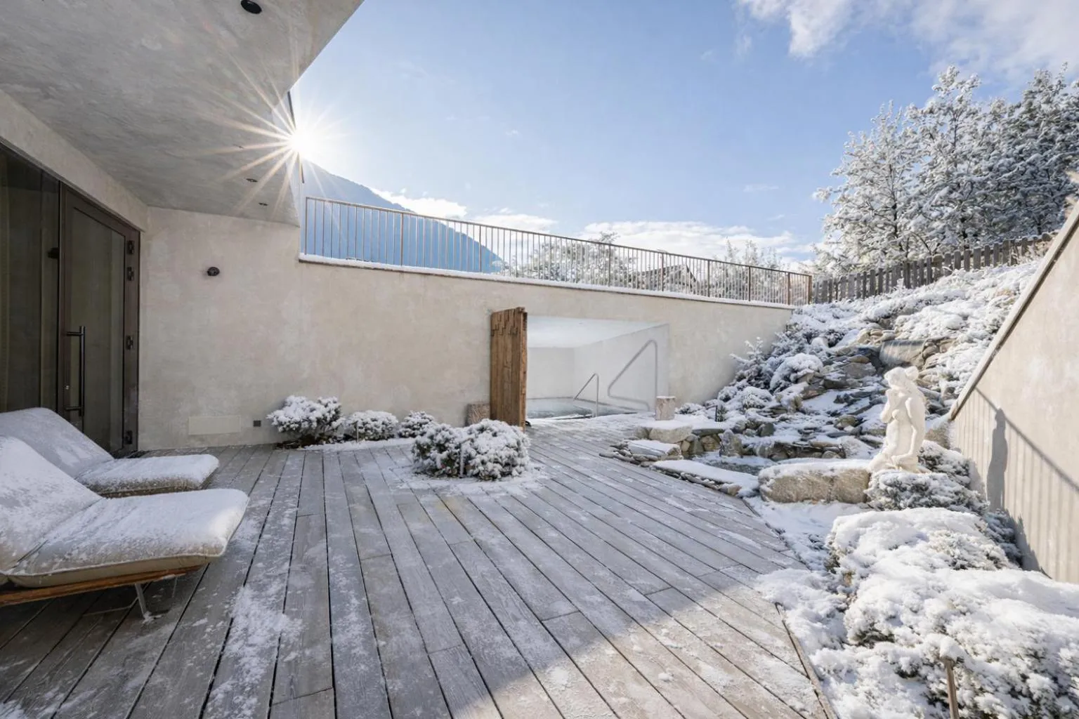 Pool view in Hotel Anewandter