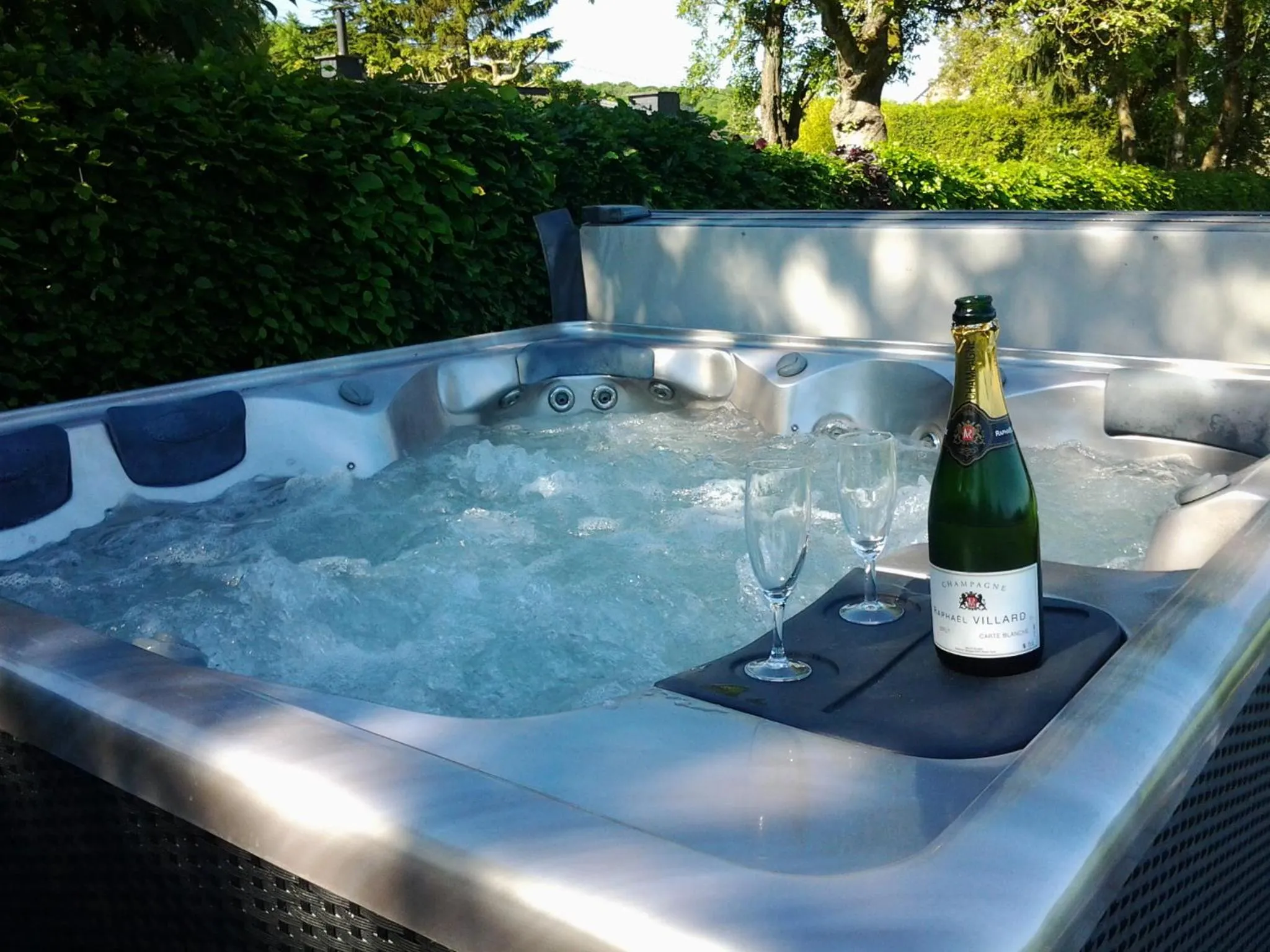 Hot Tub in B&B La Buissonniere
