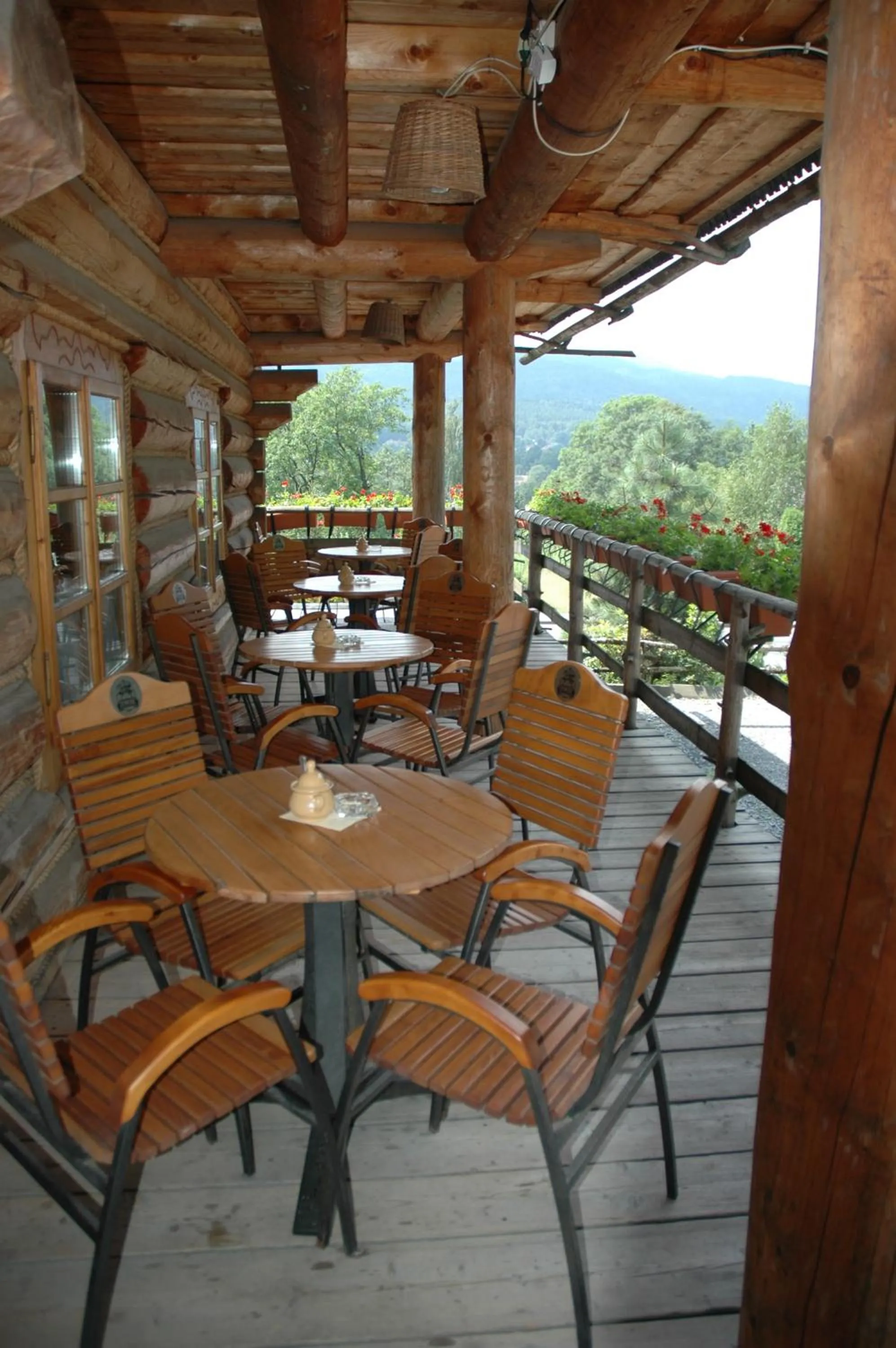 Restaurant/places to eat in Pensjonat Beskidzki