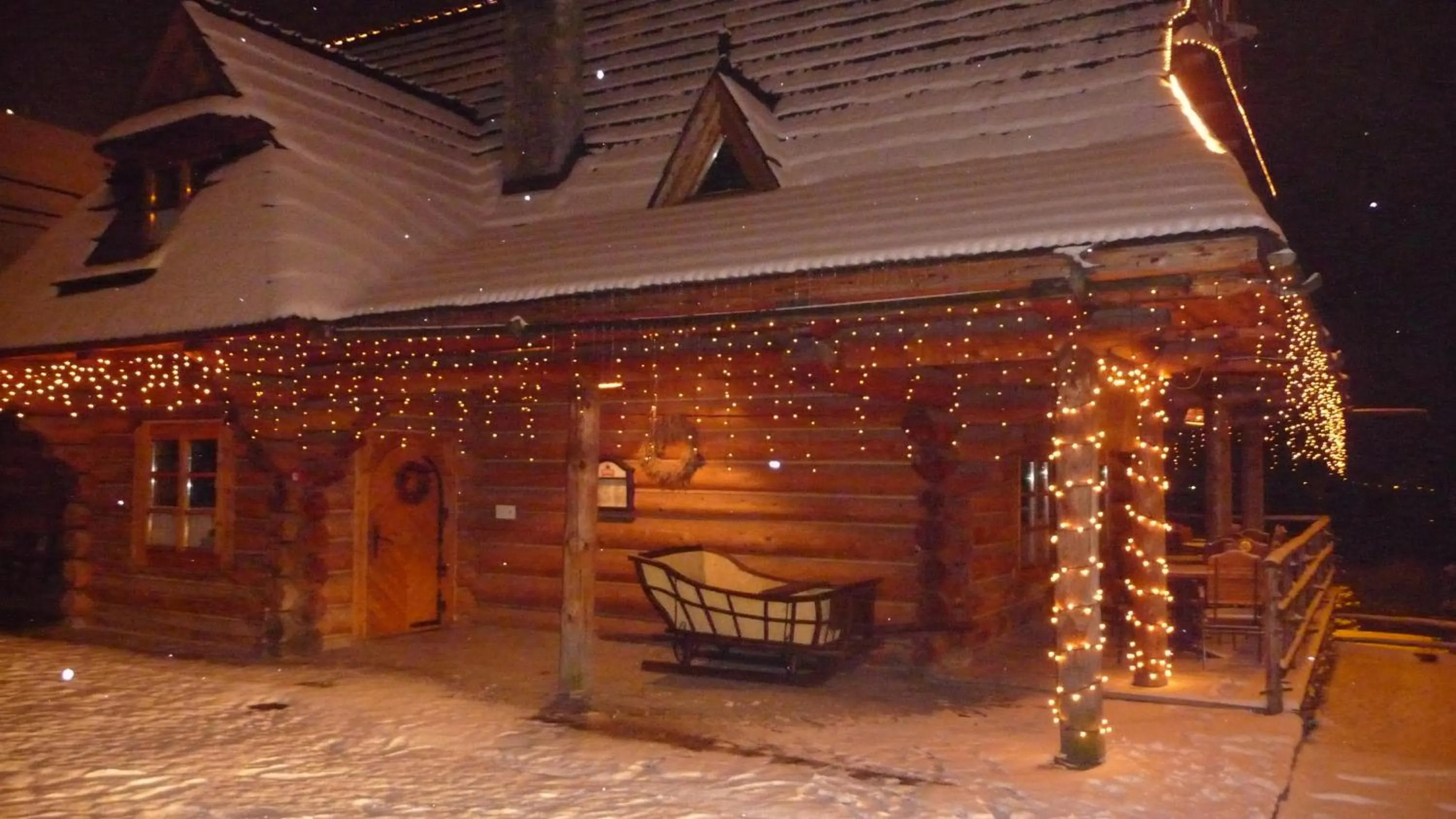 Restaurant/places to eat in Pensjonat Beskidzki