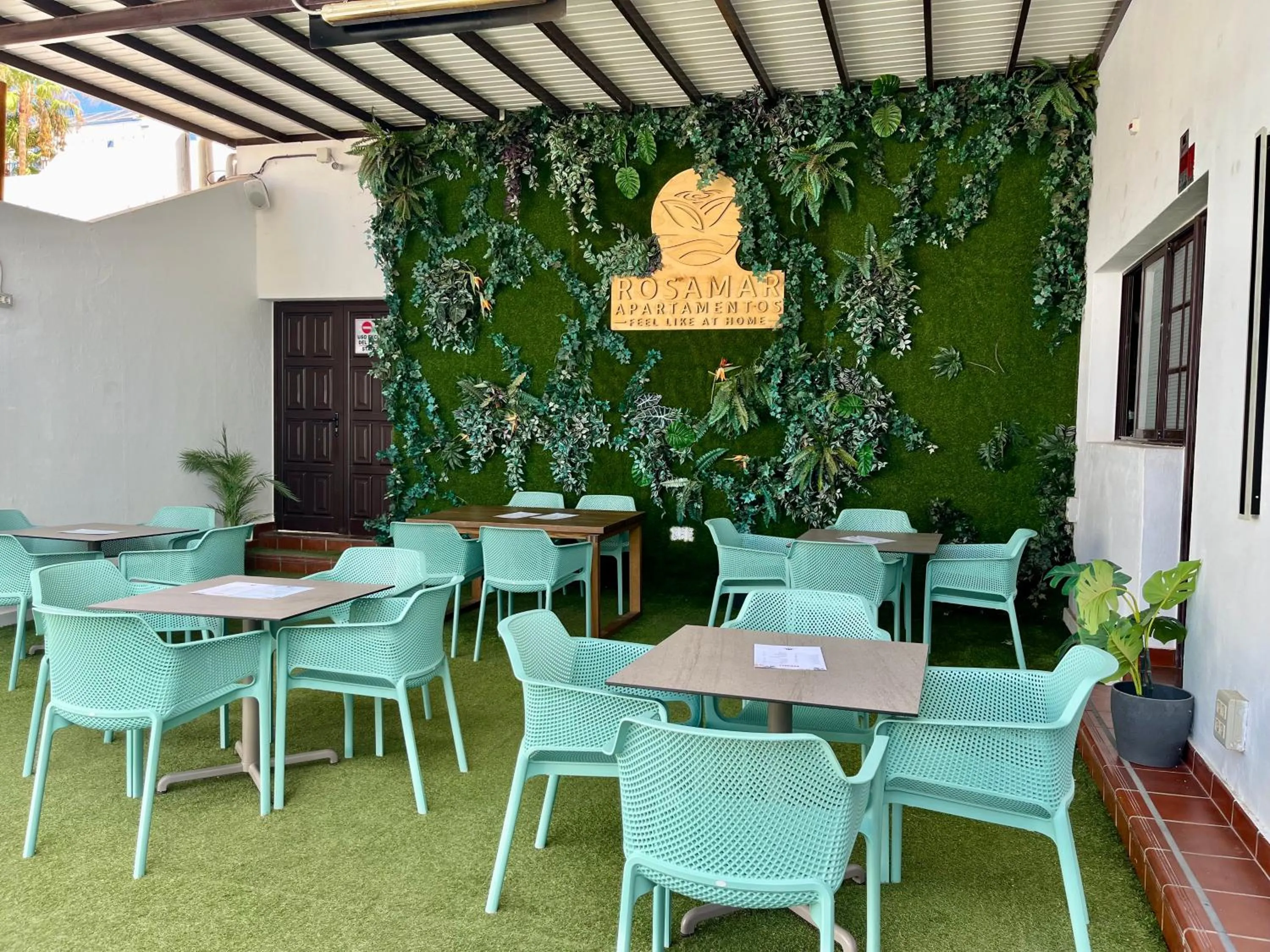 Lounge or bar in Rosamar Apartamentos