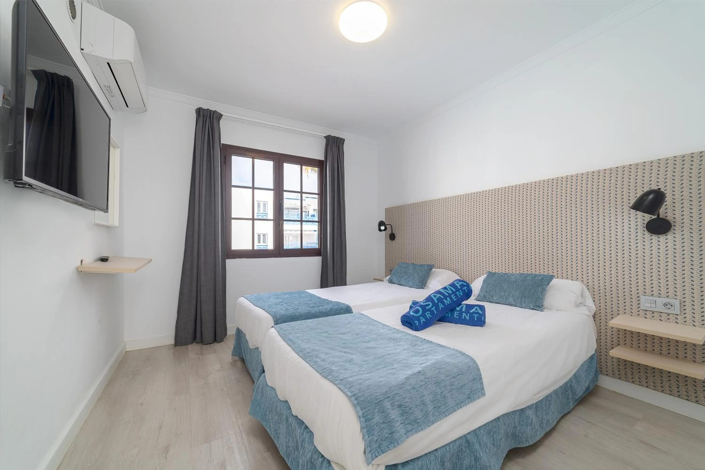 Bedroom, Bed in Rosamar Apartamentos