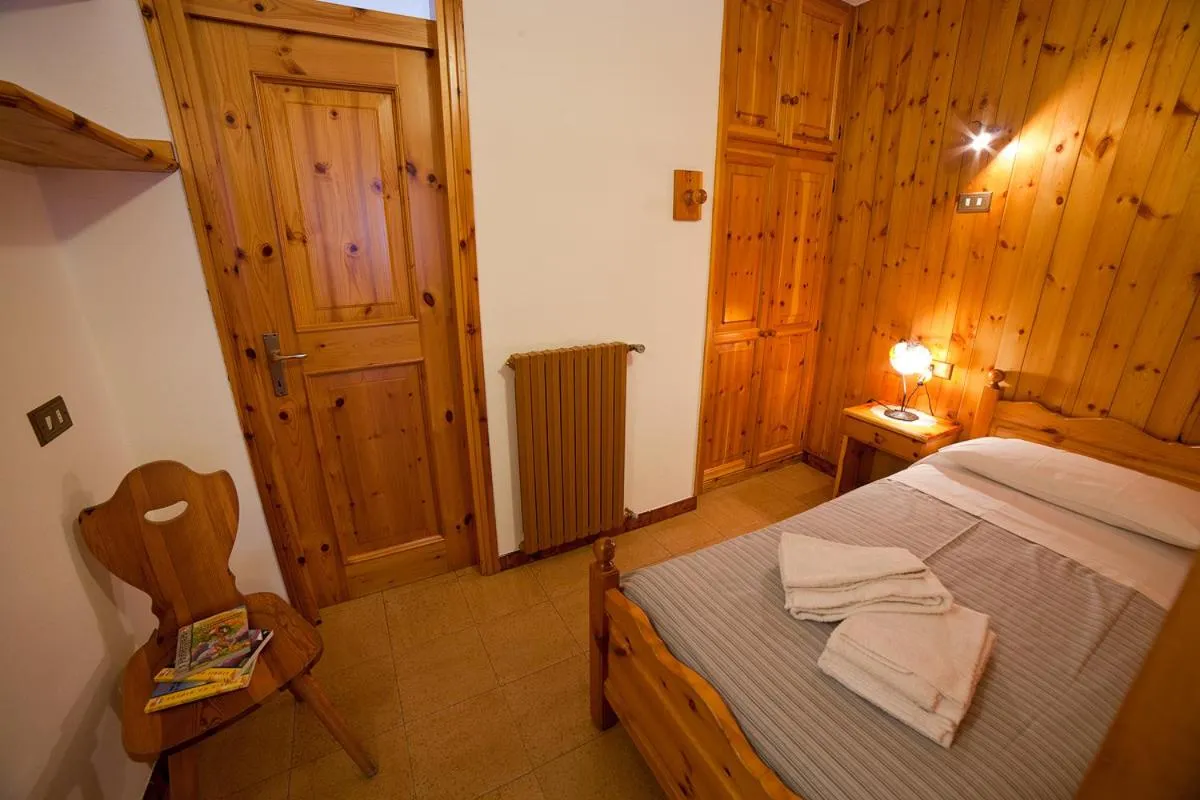 Bed in Chalet Bucaneve