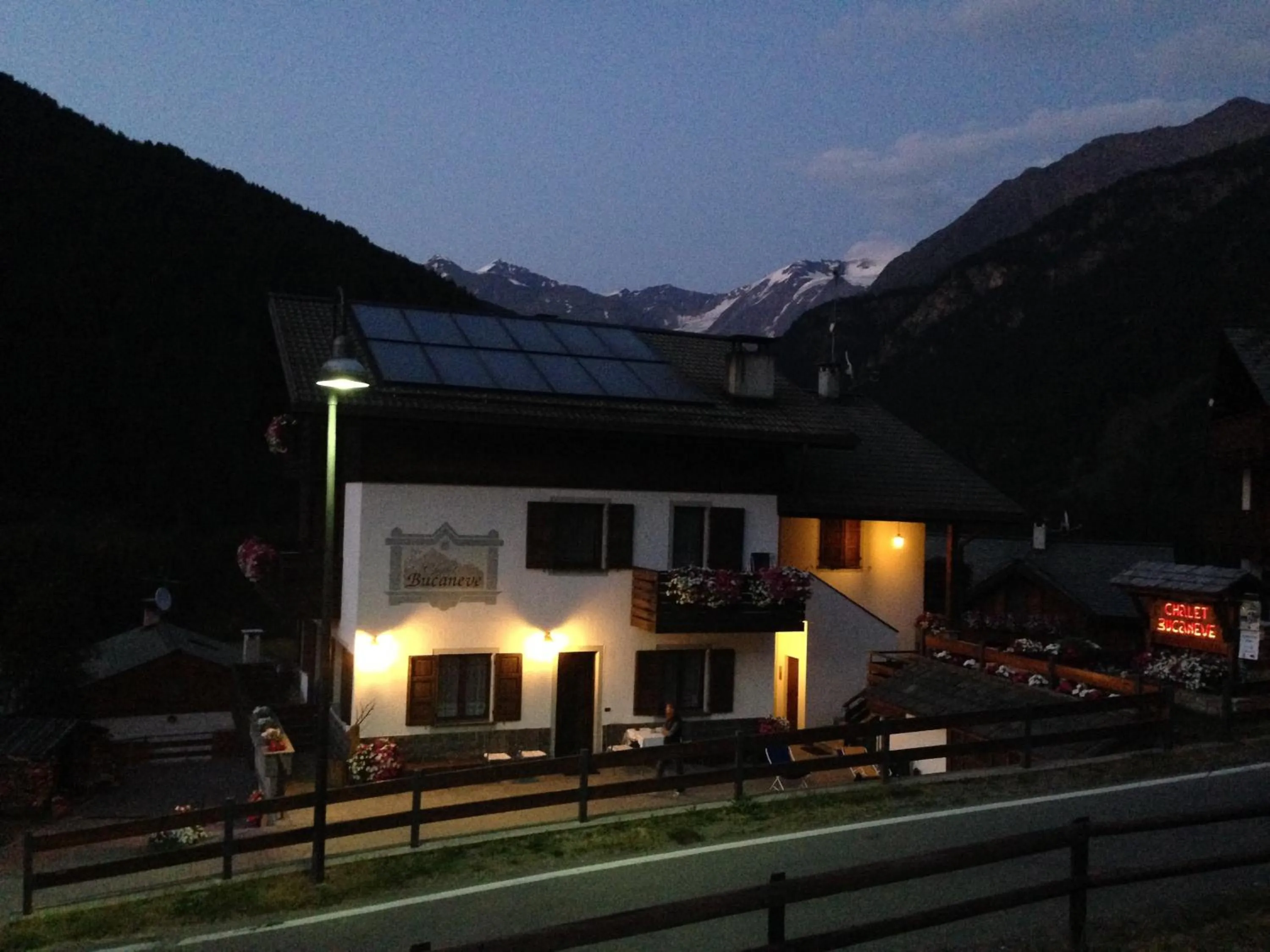 Facade/entrance in Chalet Bucaneve