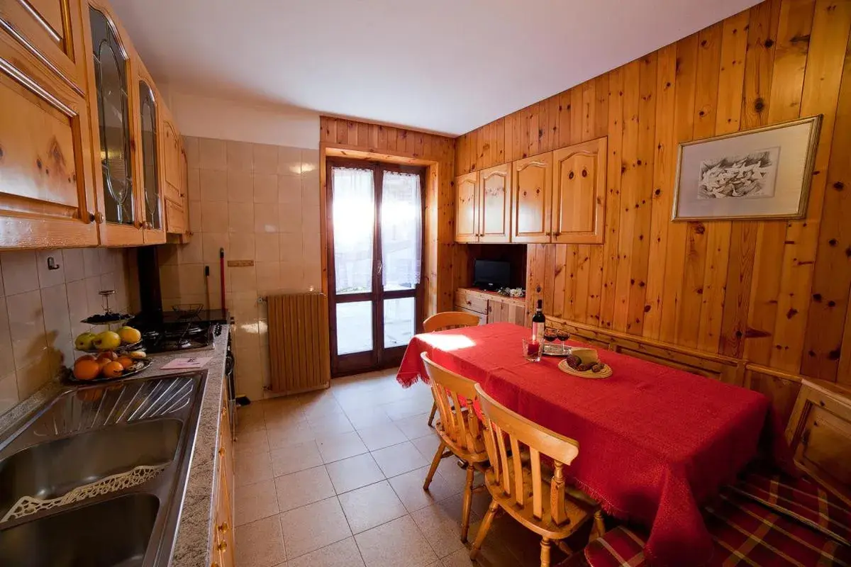 Two-Bedroom Apartment in Chalet Bucaneve Two-Bedroom Apartment in Chalet Bucaneve