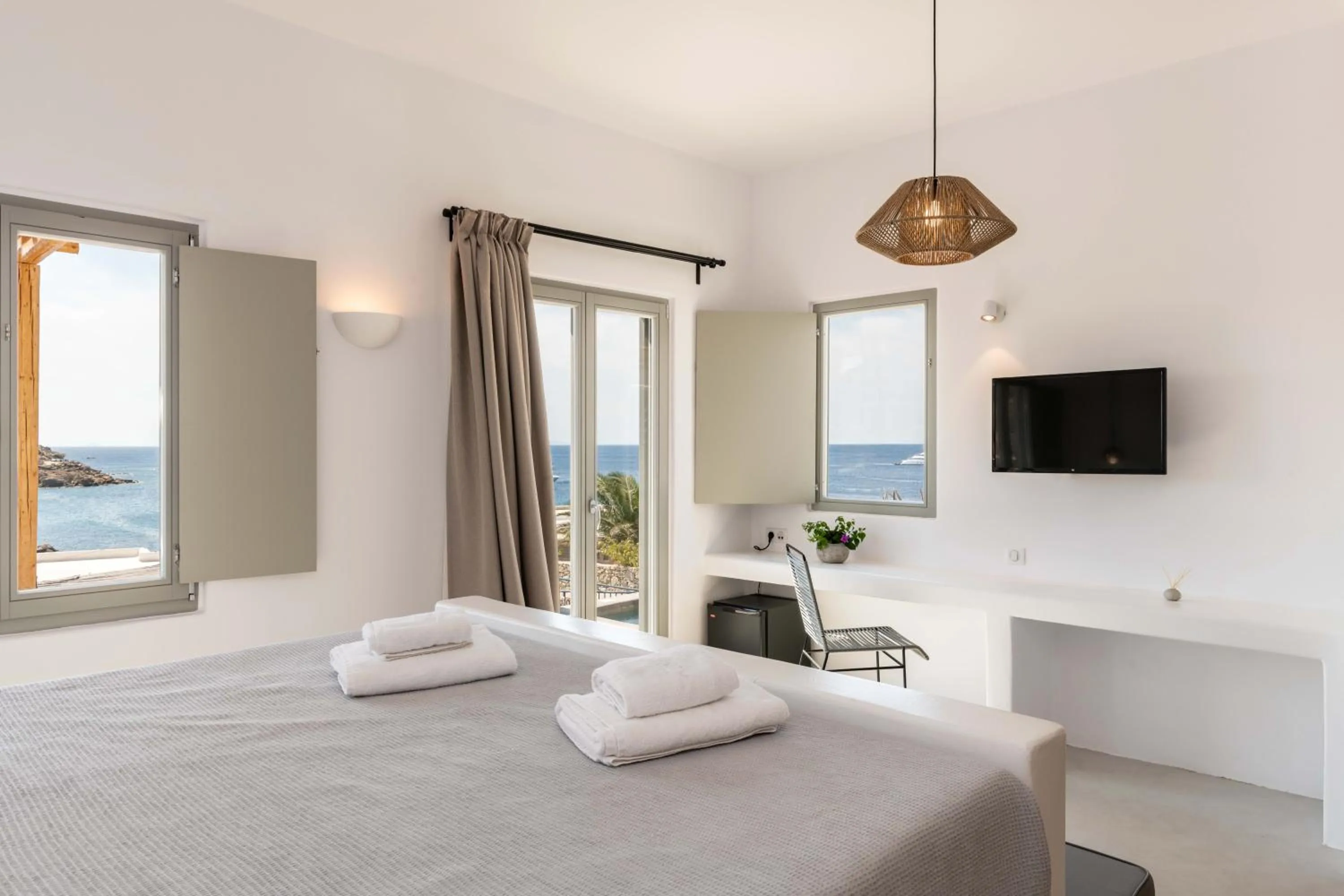 TV and multimedia, Bed in Trinity Mykonos - Beachfront Villa