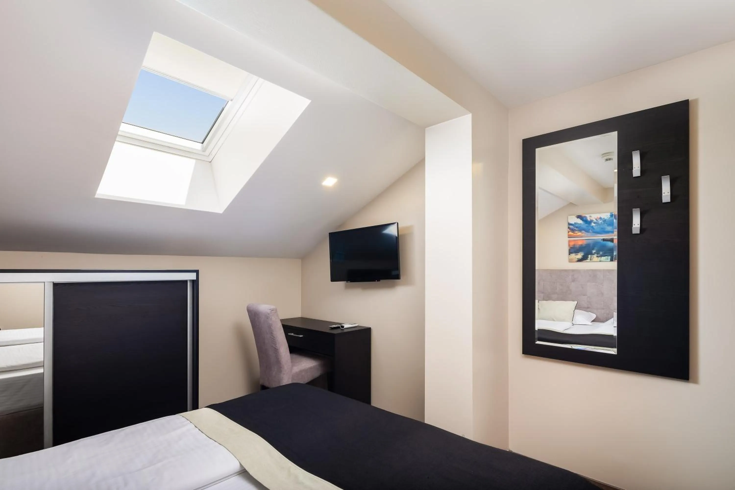 Bedroom in Hotel Central Beach 9