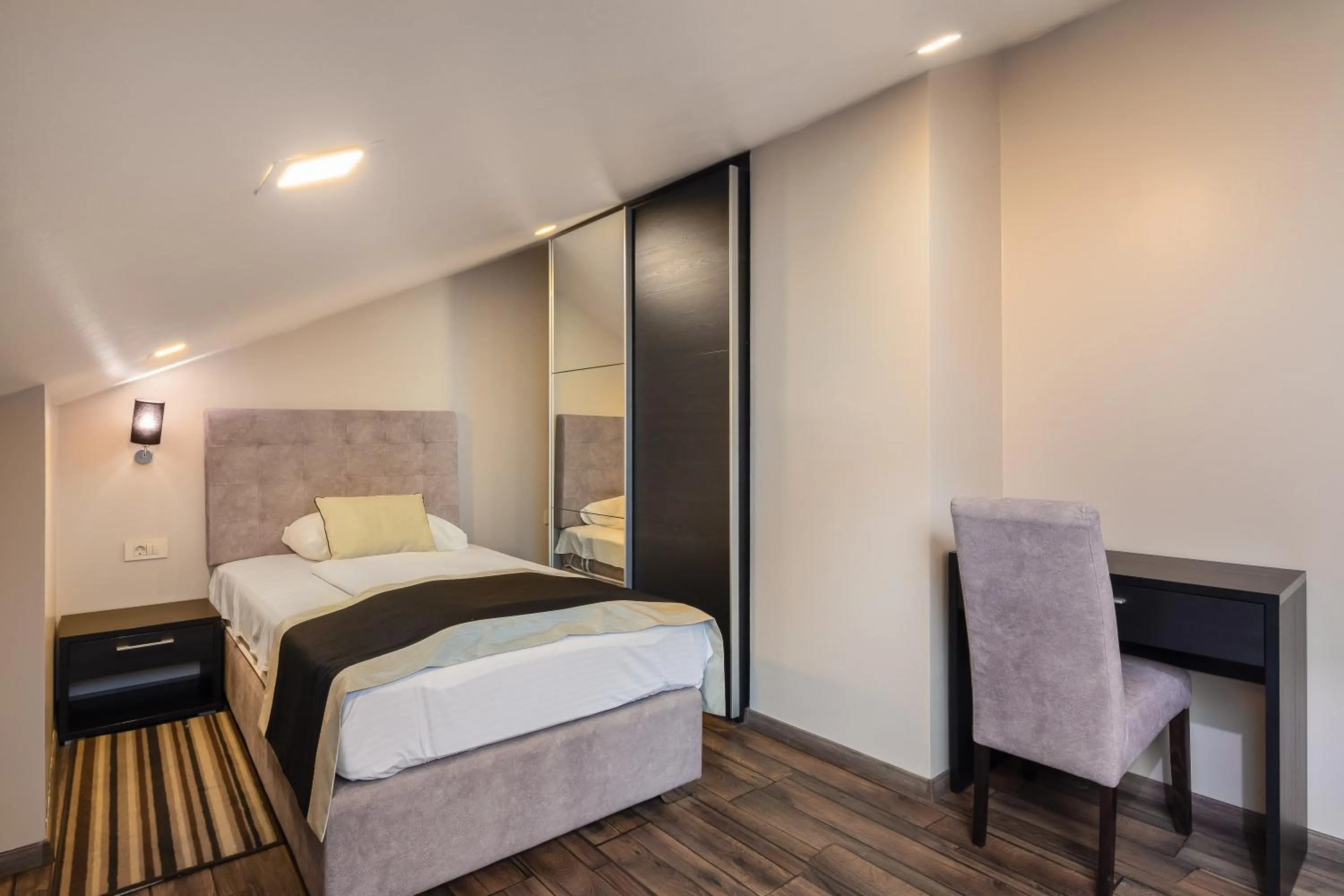 Bedroom in Hotel Central Beach 9