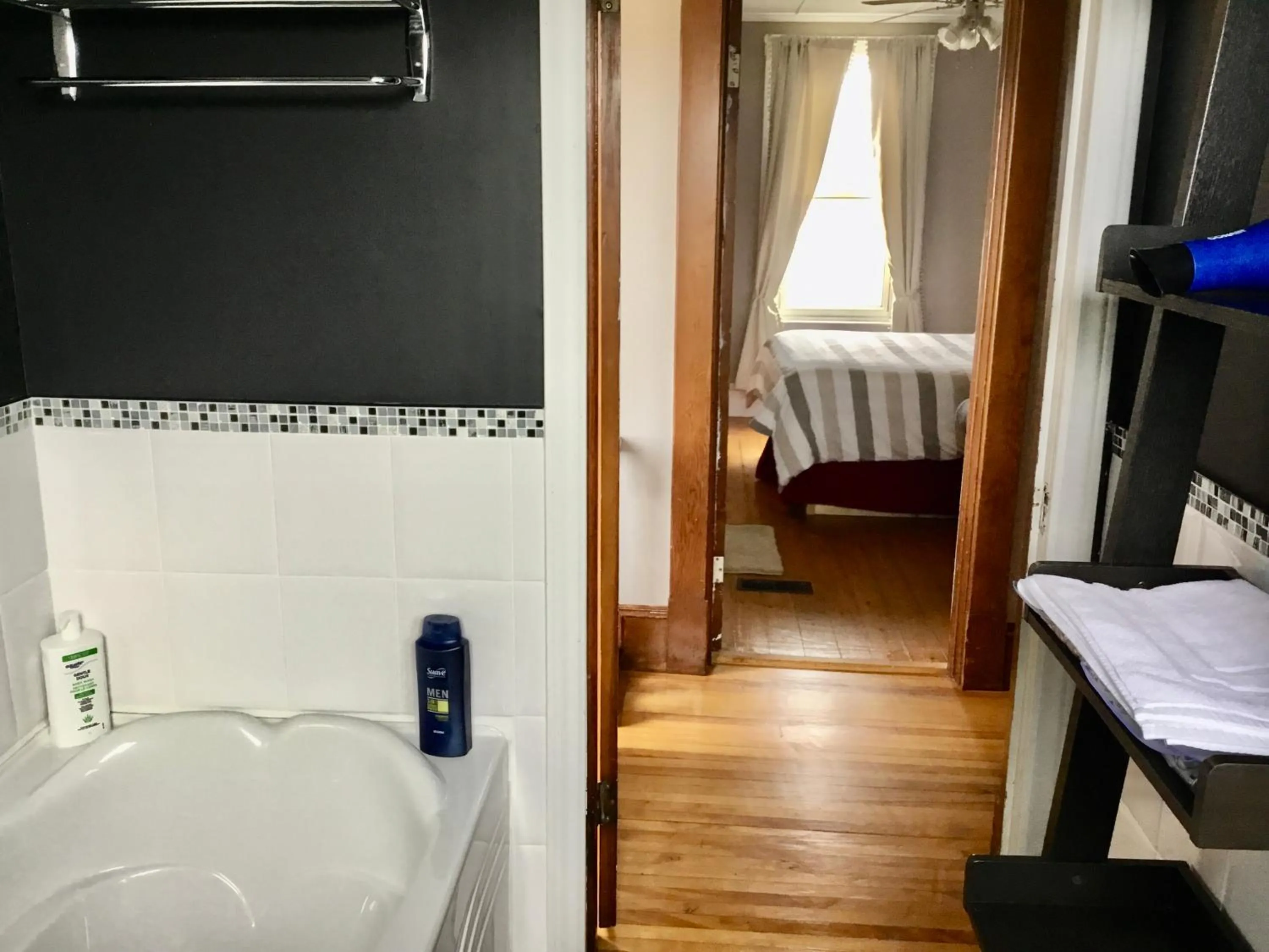 Bathroom, Bed in The Coastal Country House in New Brunswick