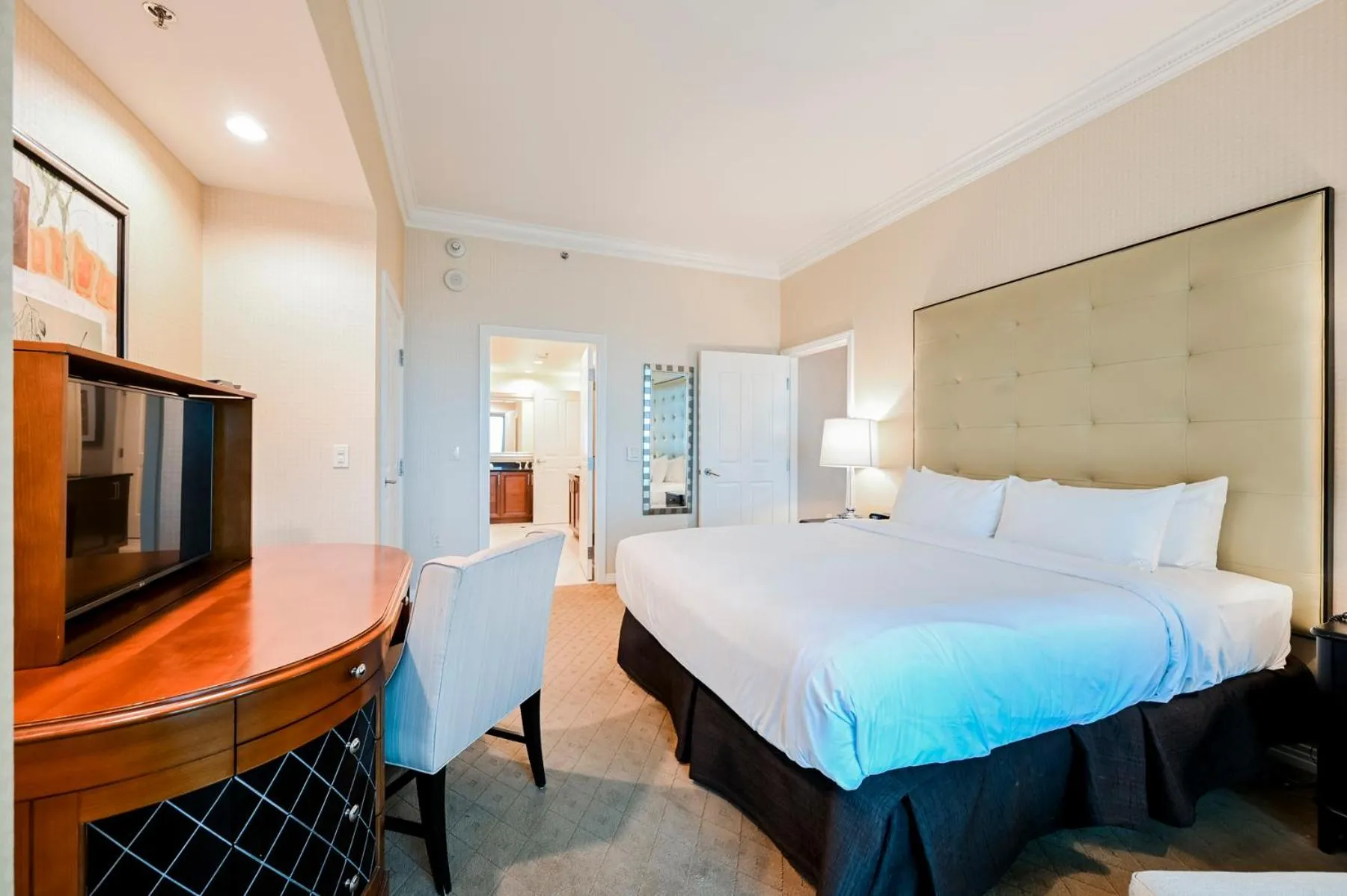 Bedroom, Bed in StripViewSuites at Signature