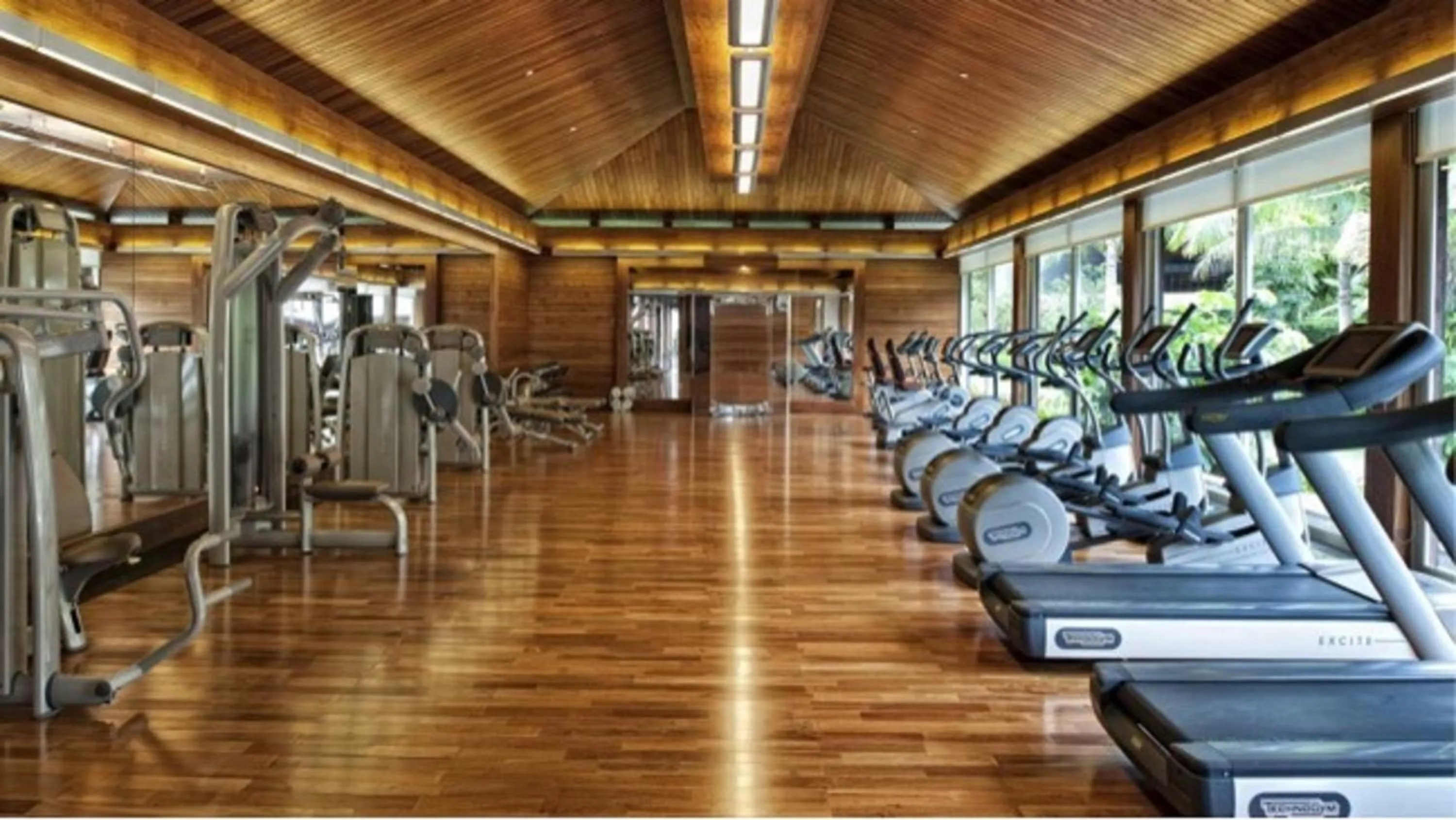 Fitness centre/facilities in StripViewSuites at Signature