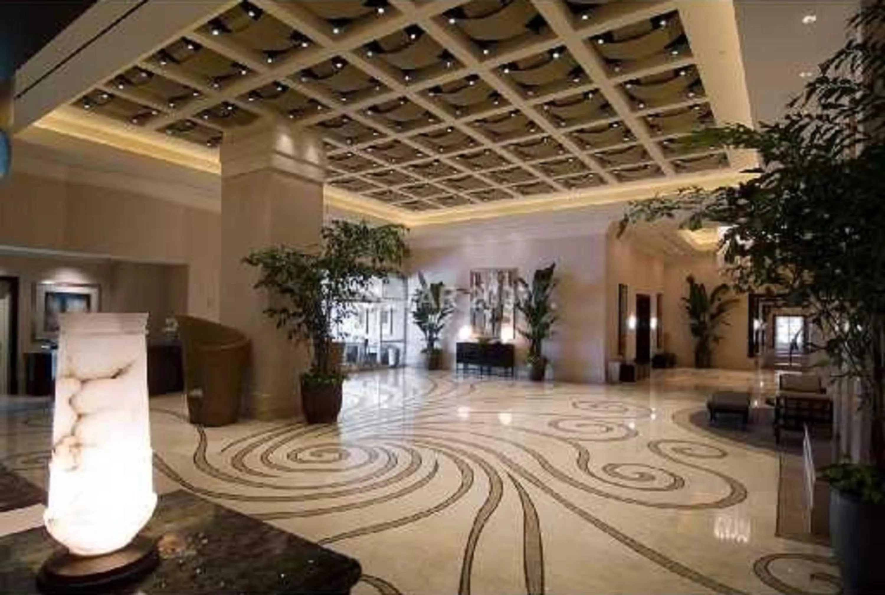 Property building in StripViewSuites at Signature