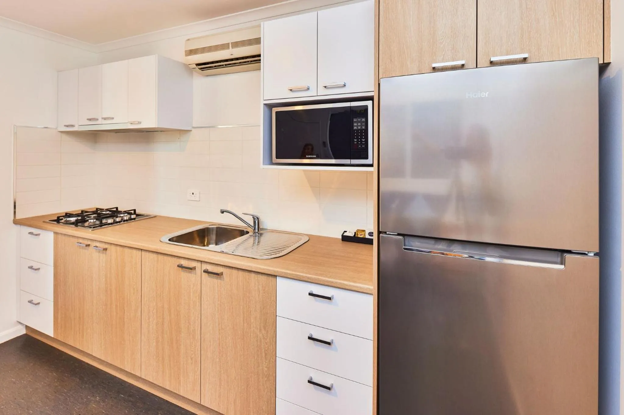 Kitchen or kitchenette in RAC Exmouth Cape Holiday Park