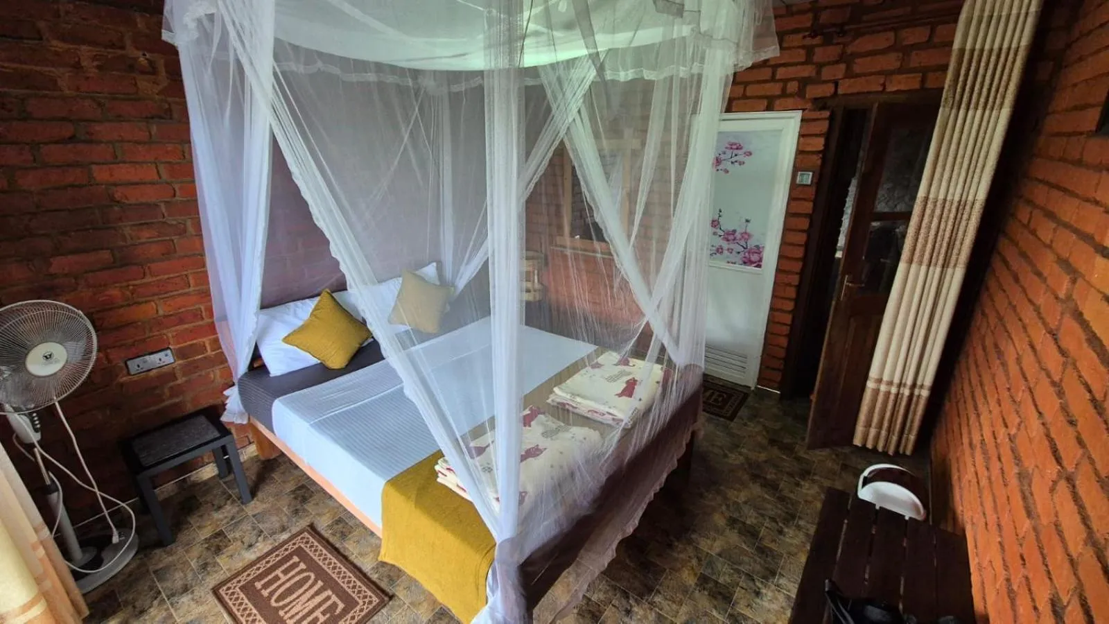Double Room with Balcony in Apurvi Homestay