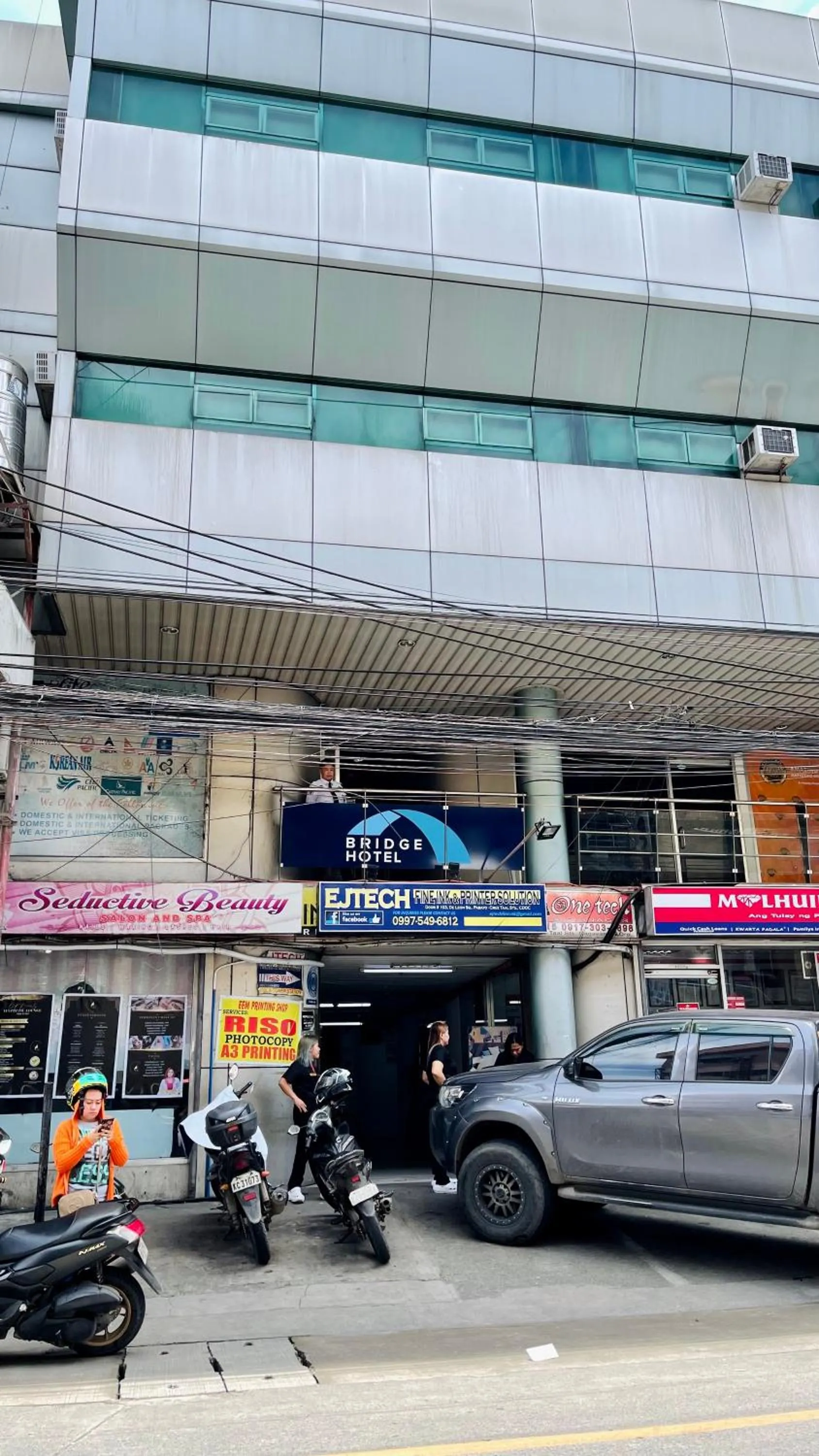 Property building in Bridge Hotel