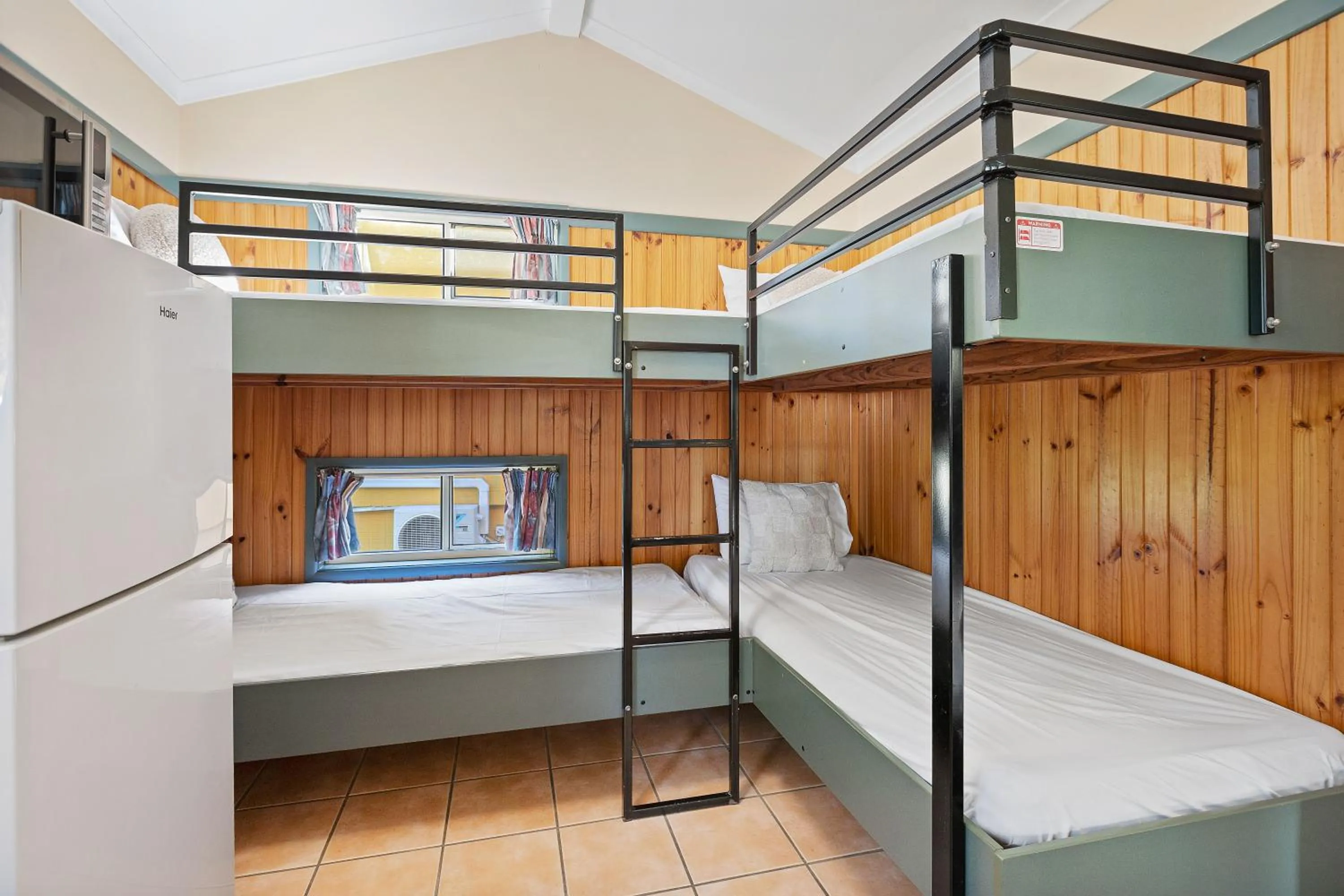 Bed in Tasman Holiday Parks - Airlie Beach