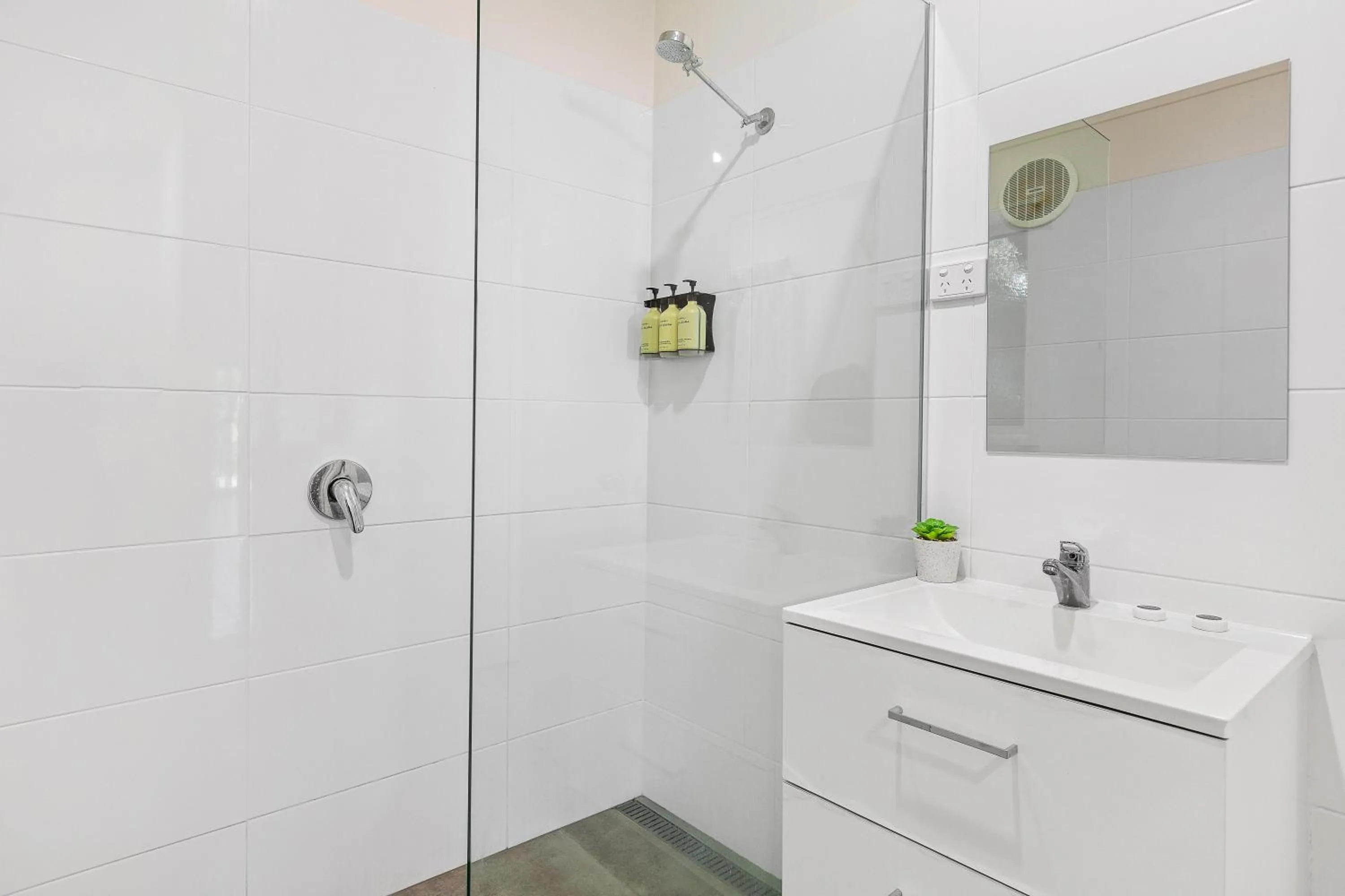 Shower in Tasman Holiday Parks - Airlie Beach