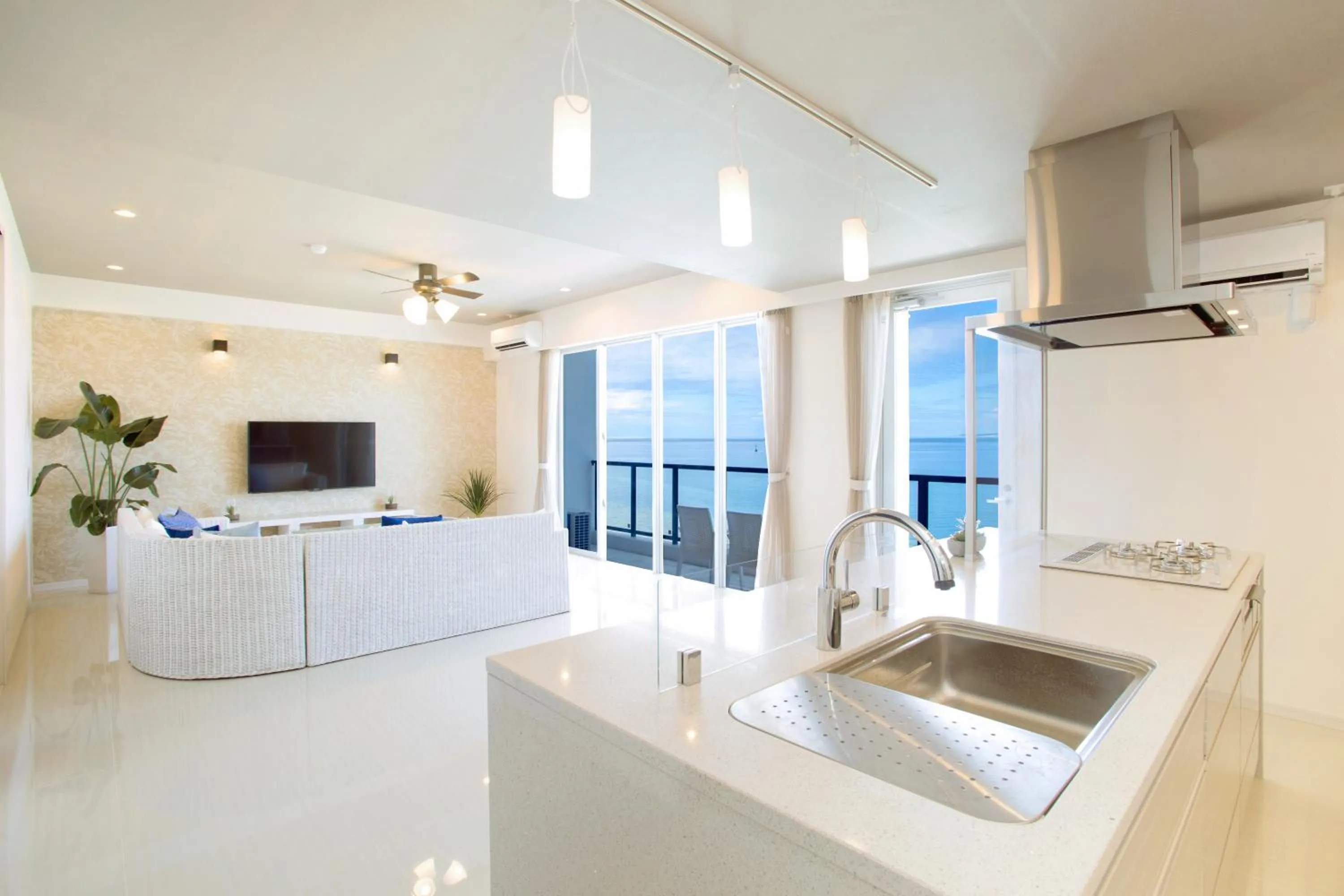 Kitchen or kitchenette in Costa Bella Condominium Resort
