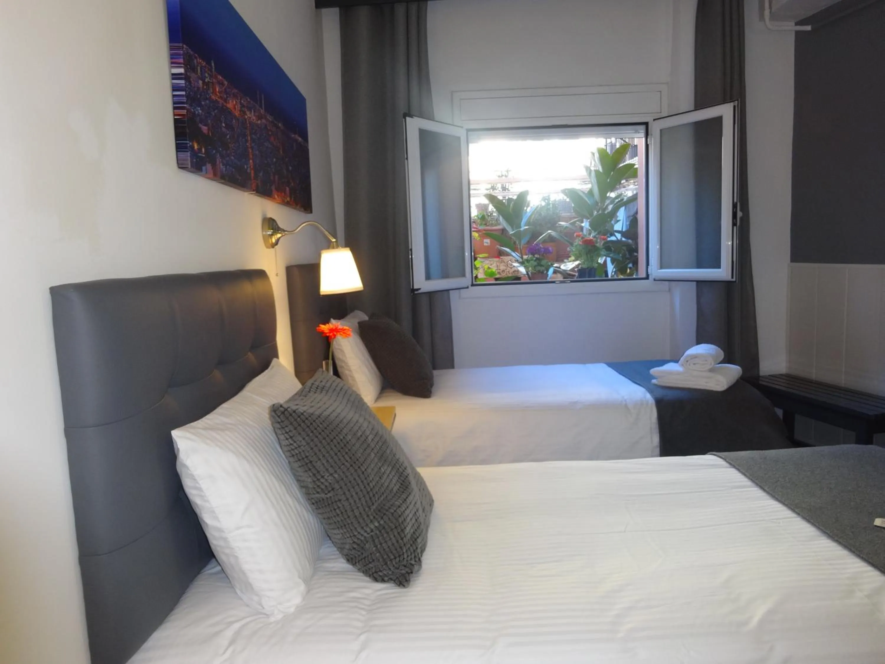 Bed in Hostal Lleida