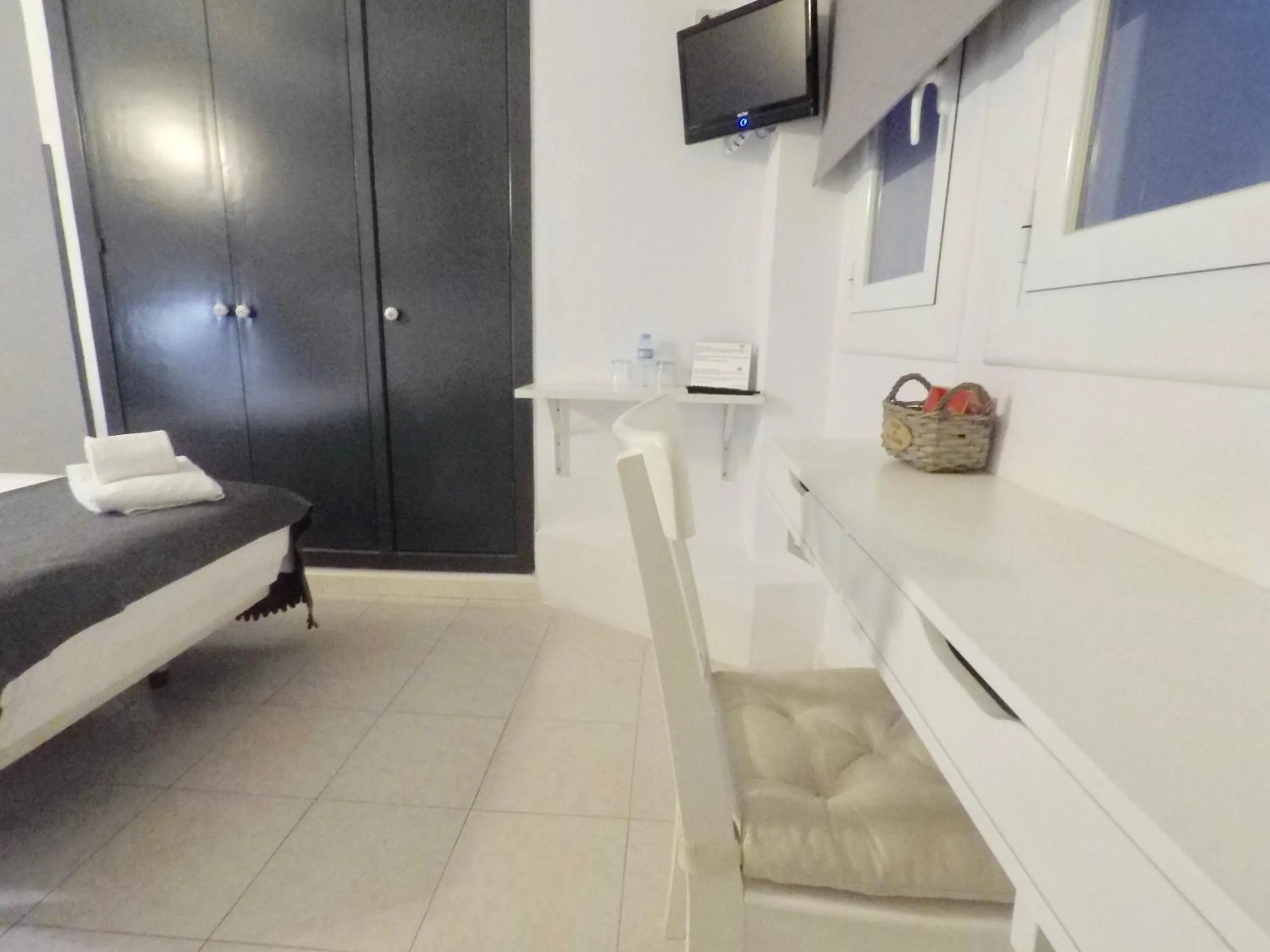 Other, Bed in Hostal Lleida