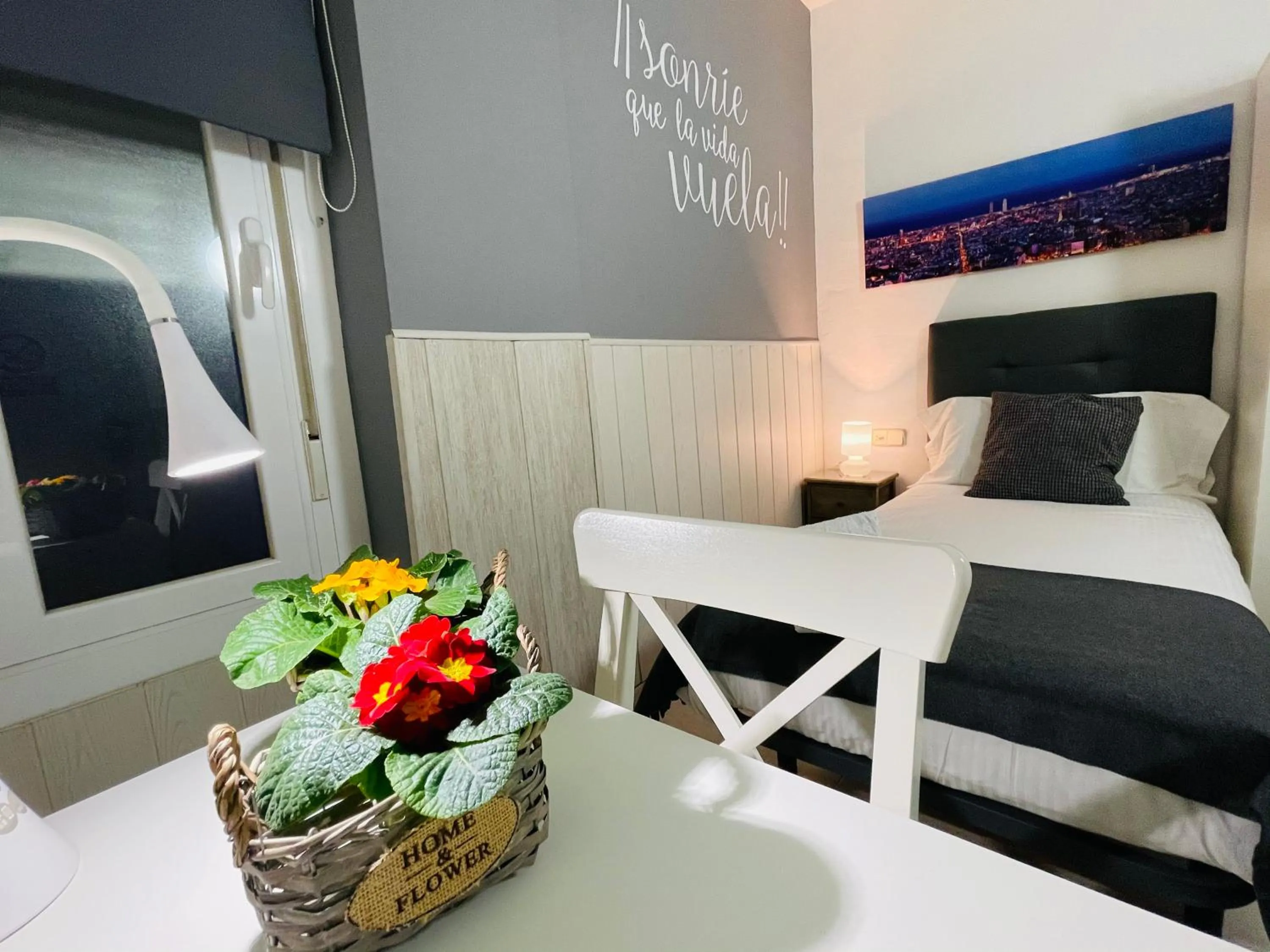 Bed in Hostal Lleida