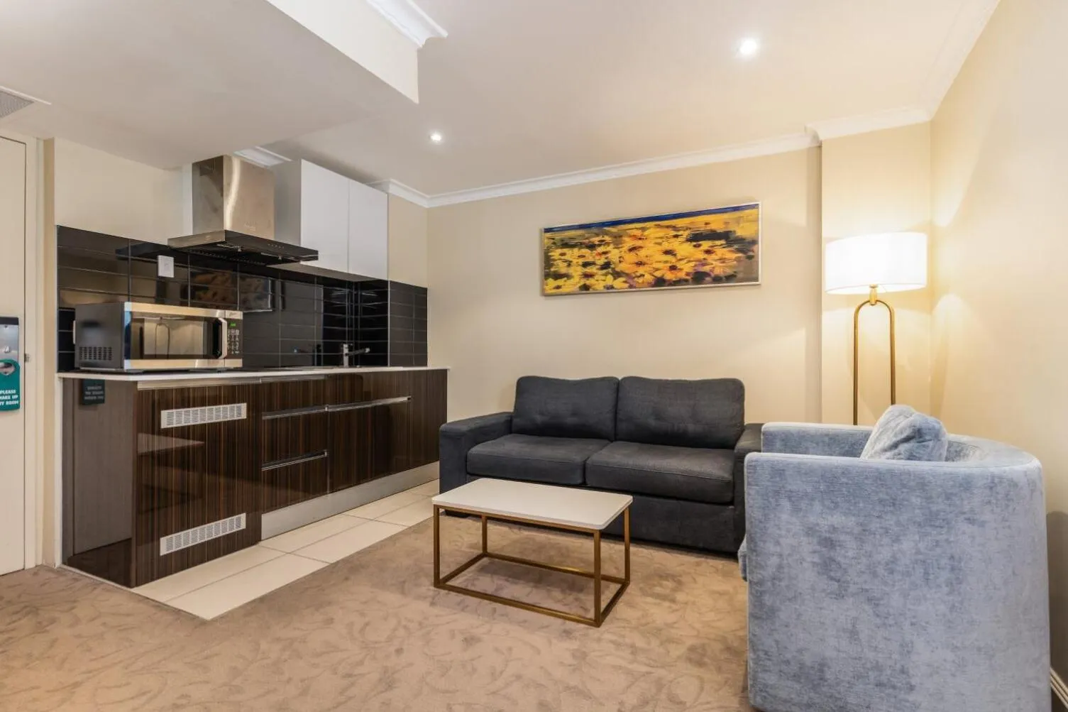 Kitchen or kitchenette in Hotel Diana Woolloongabba