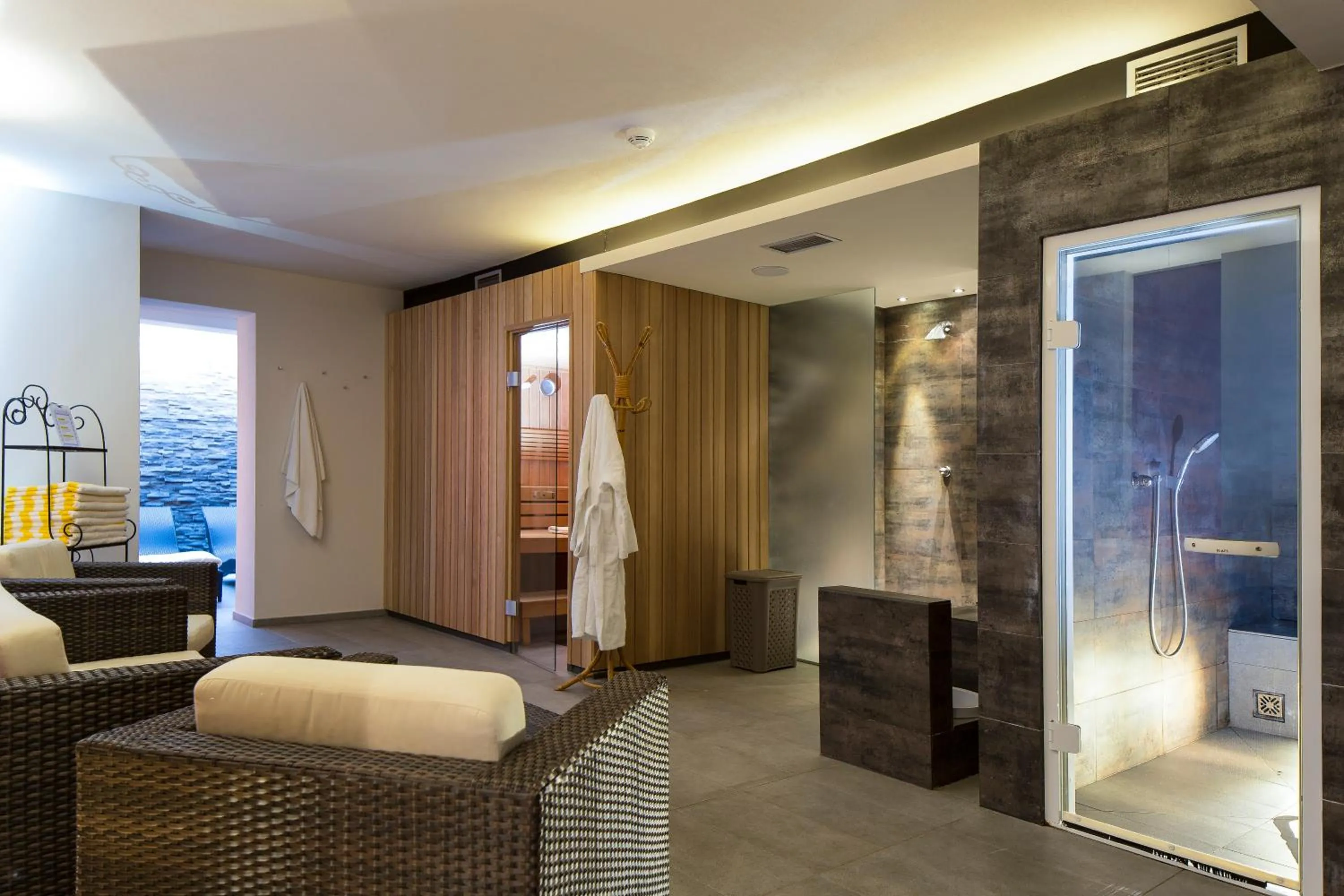 Sauna, Bed in Hotel Krondlhof