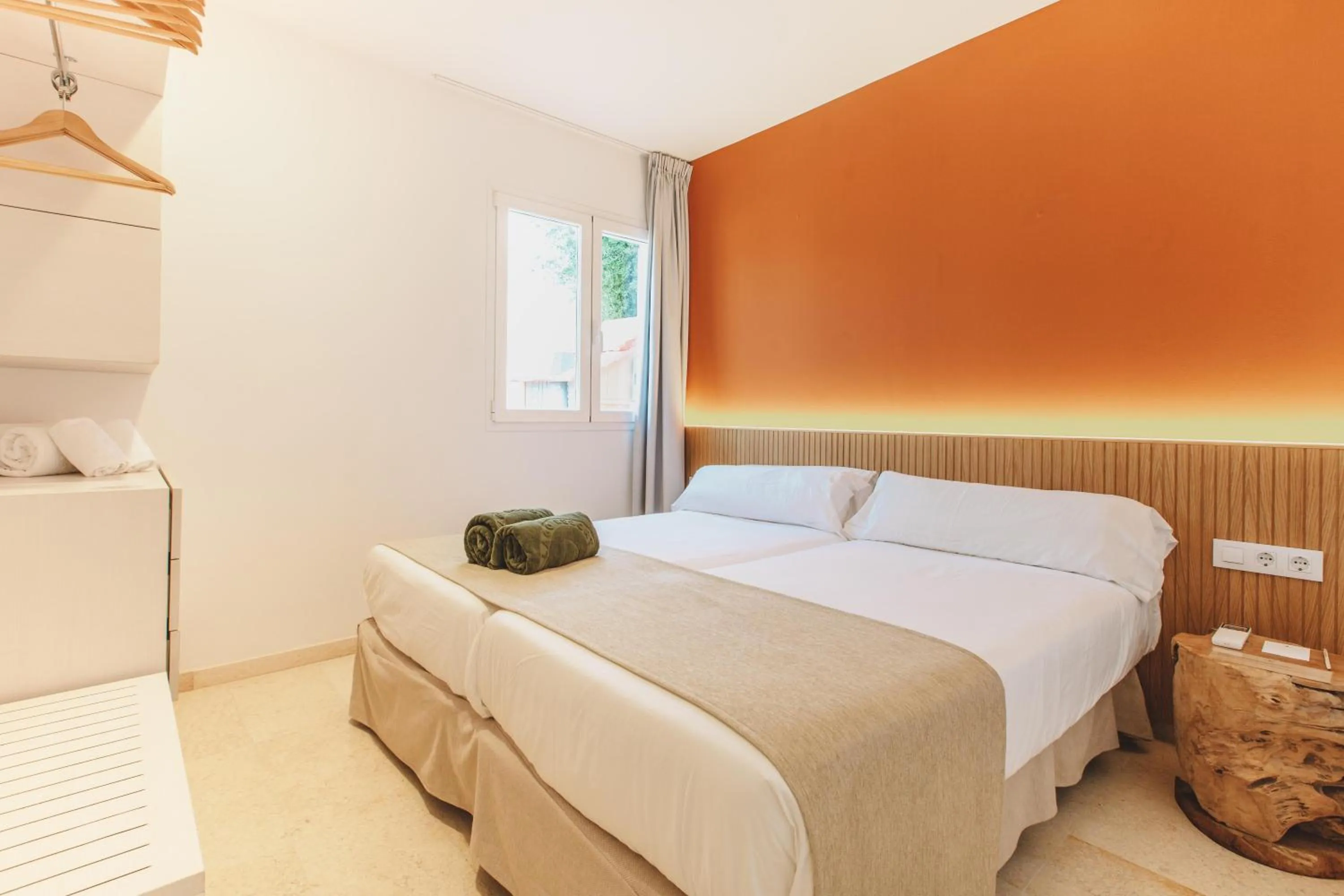 Photo of the whole room, Bed in Lago Resort Menorca - Villas & Bungalows del Lago