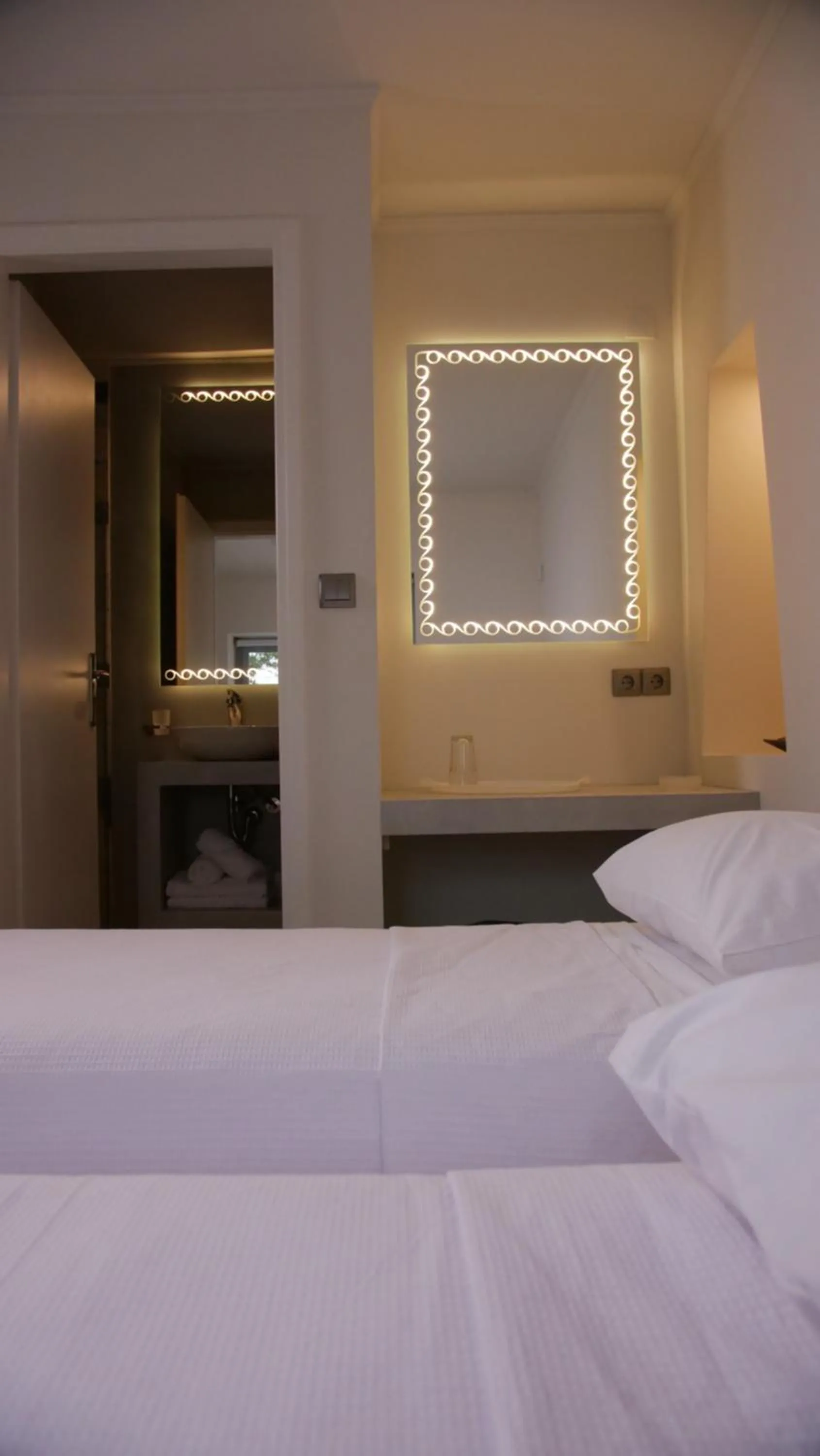 Bedroom, Bed in Boutique Rooms "O"