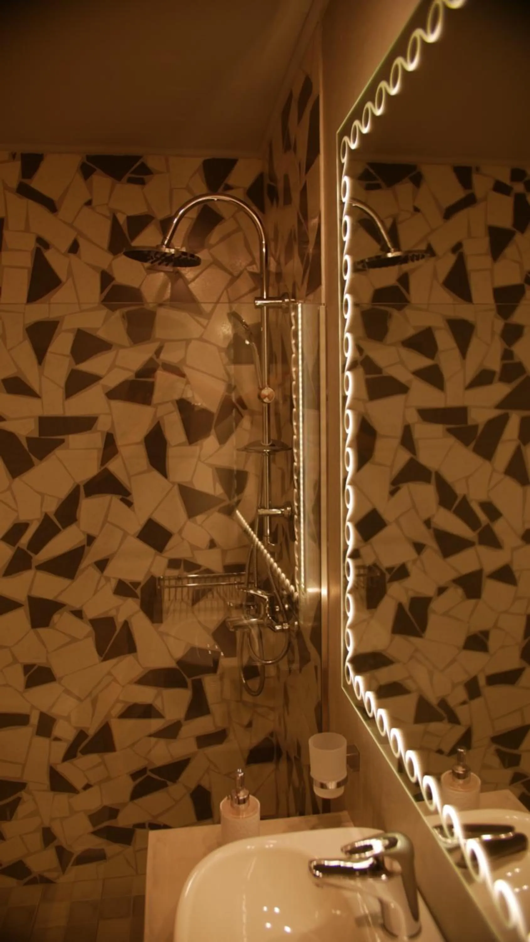 Shower in Boutique Rooms "O"