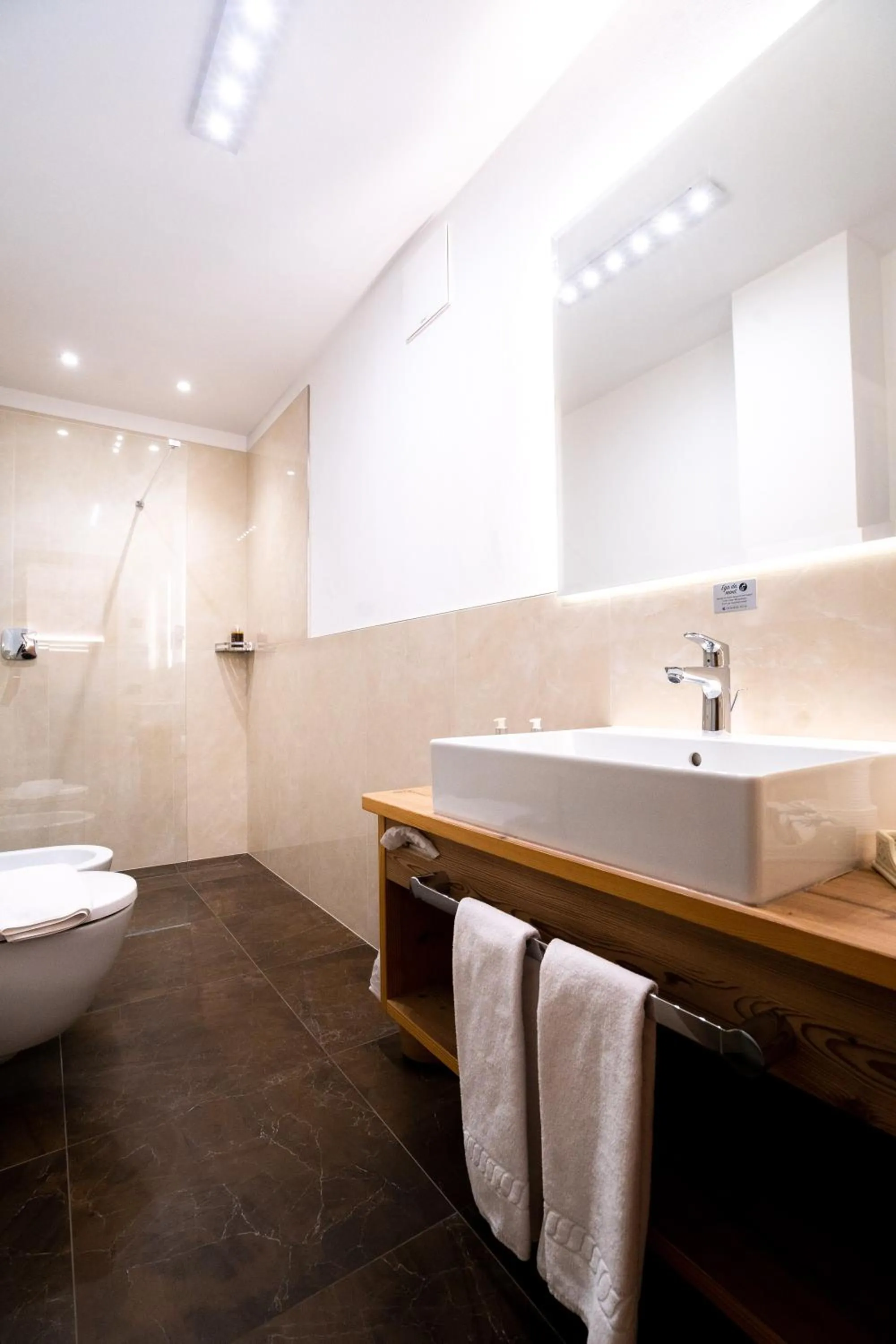 Bathroom in Garni Hotel and Apartments Wildbach