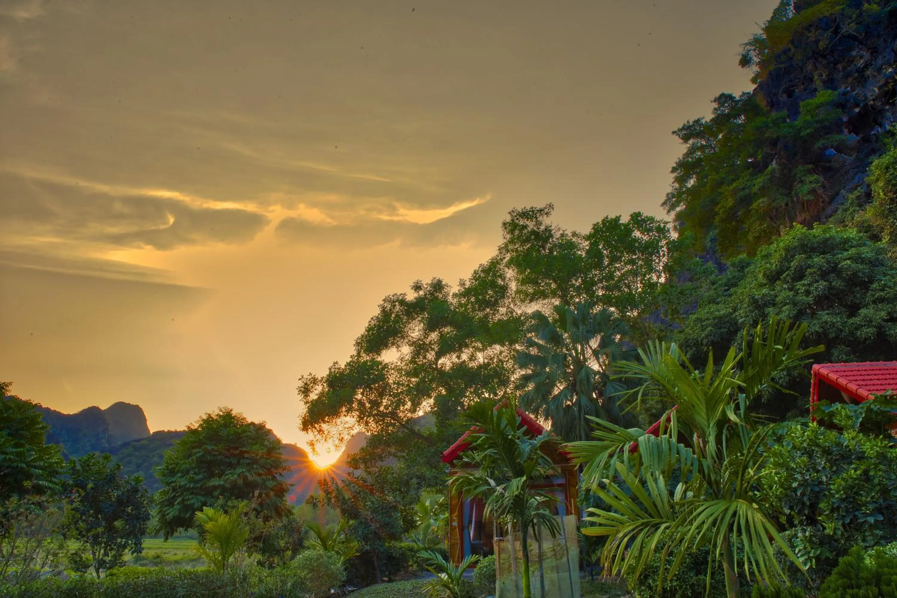 Sunset in Green Mountain Homestay
