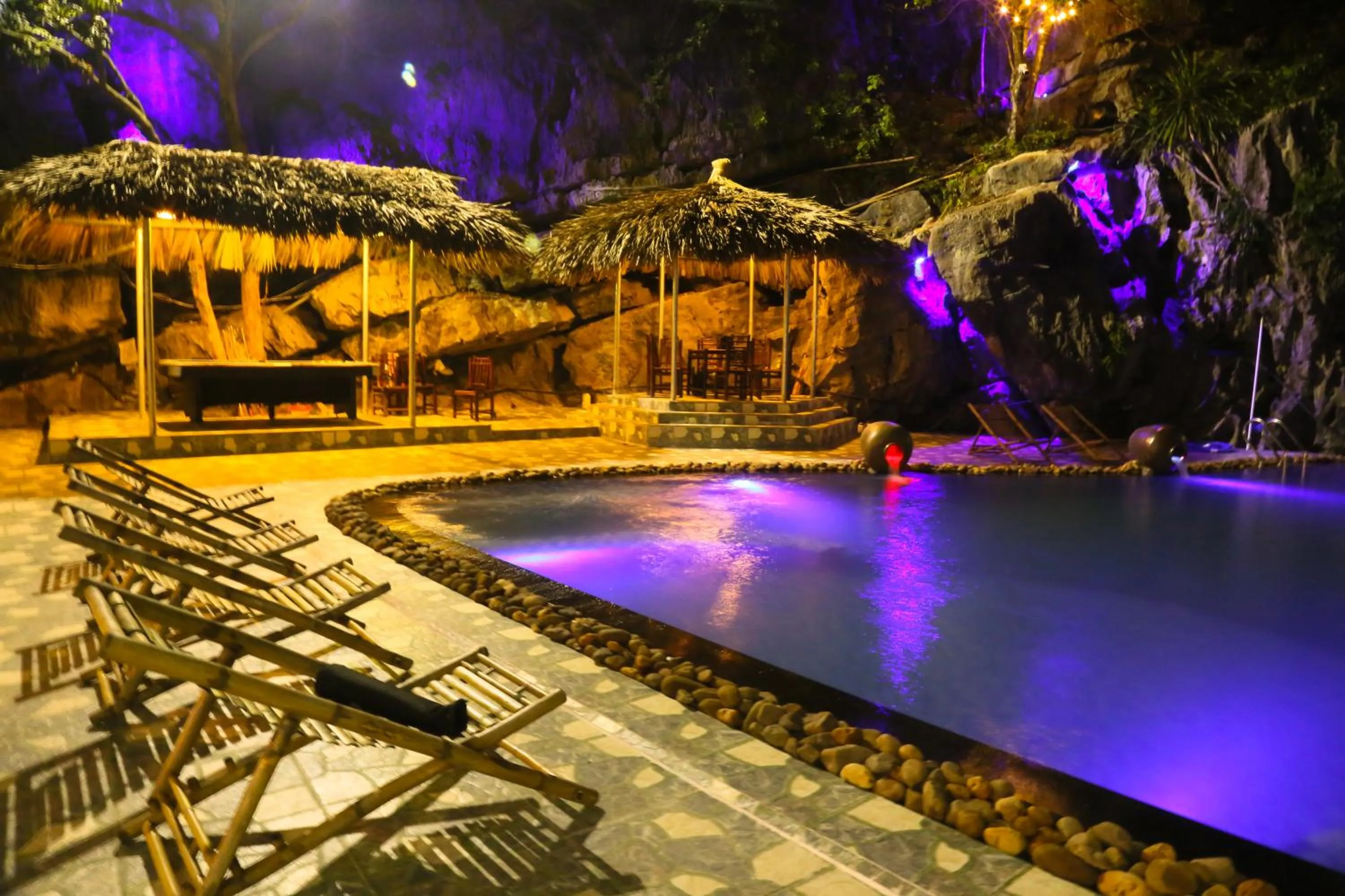 Swimming pool in Green Mountain Homestay