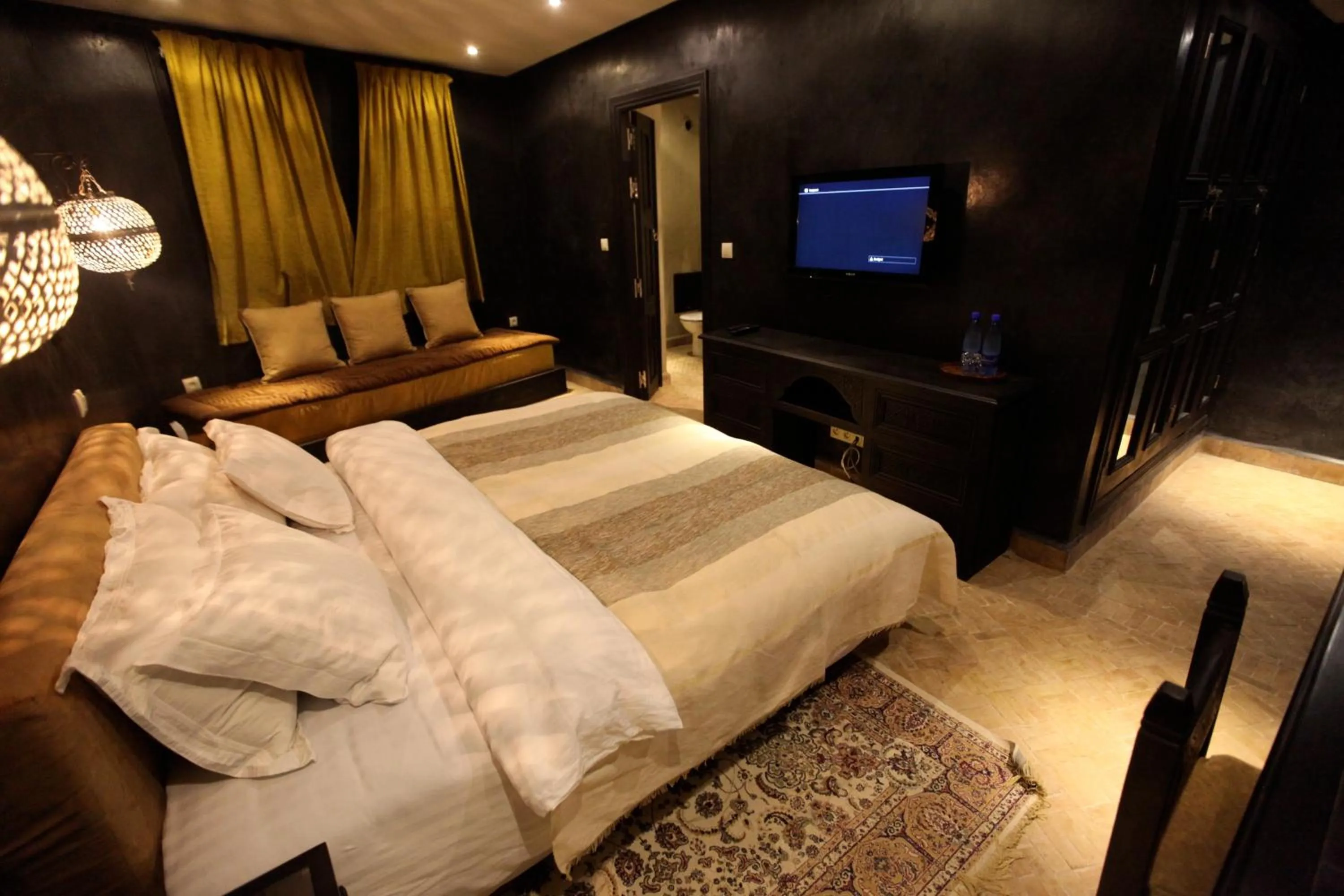 Photo of the whole room, Bed in Riad Dar Haven