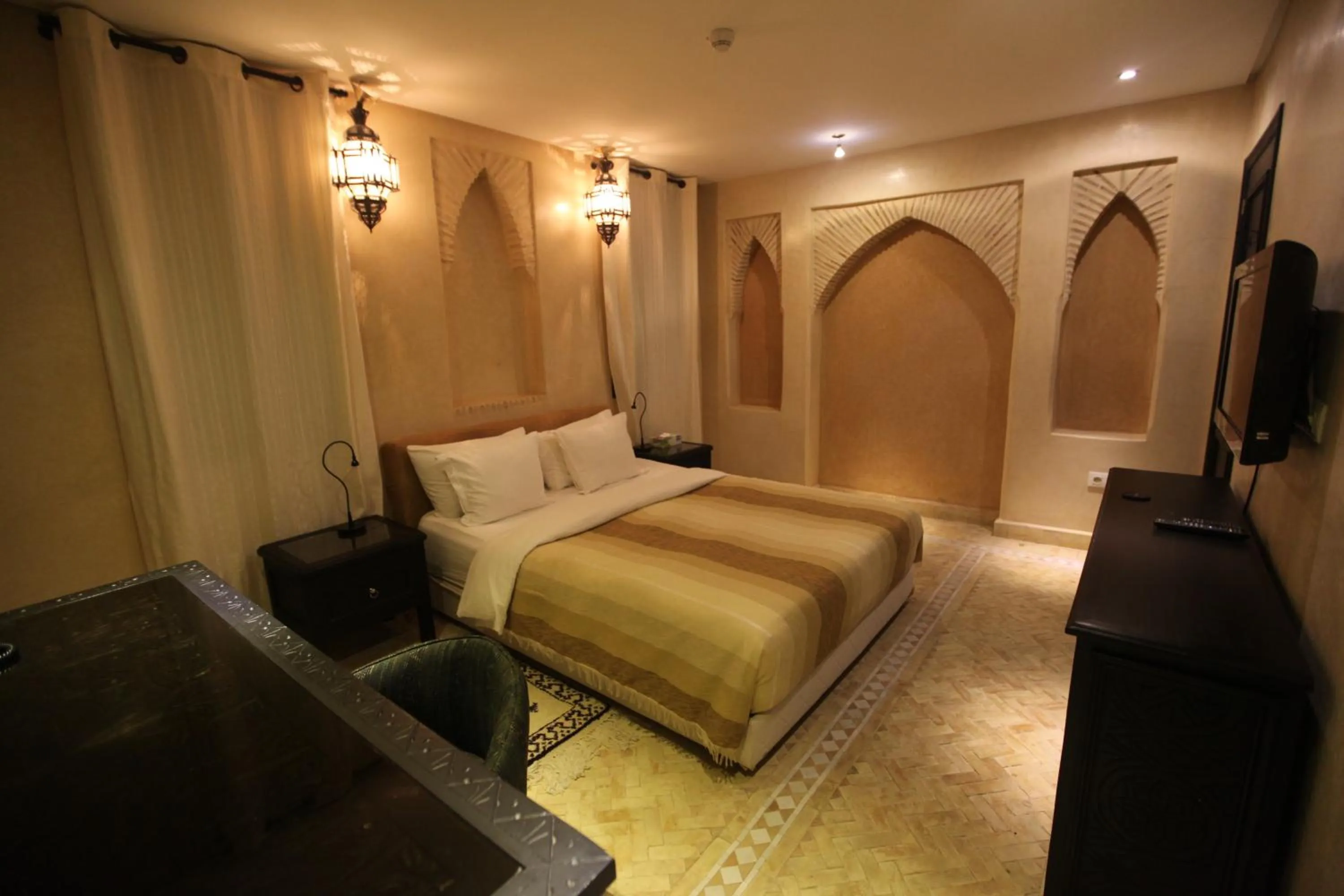 Bed in Riad Dar Haven