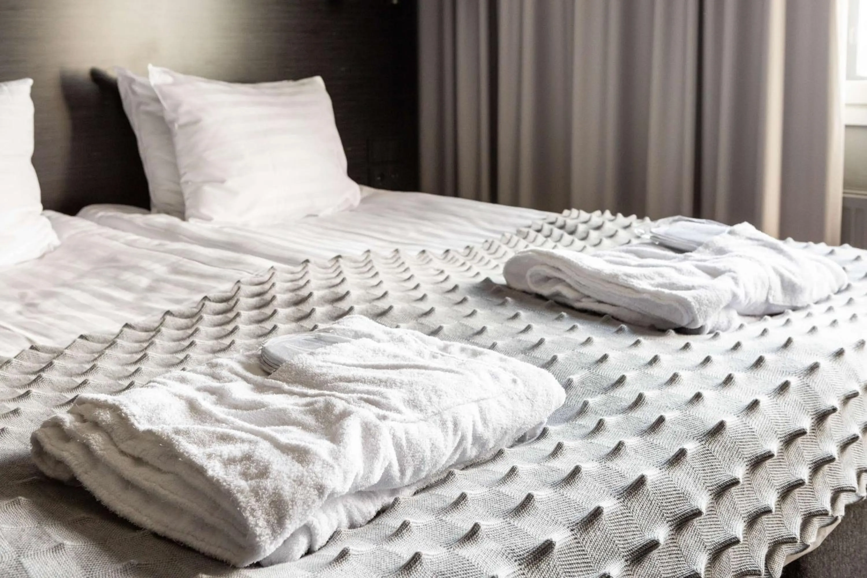 Bedroom, Bed in Scandic Helsinki Aviacongress