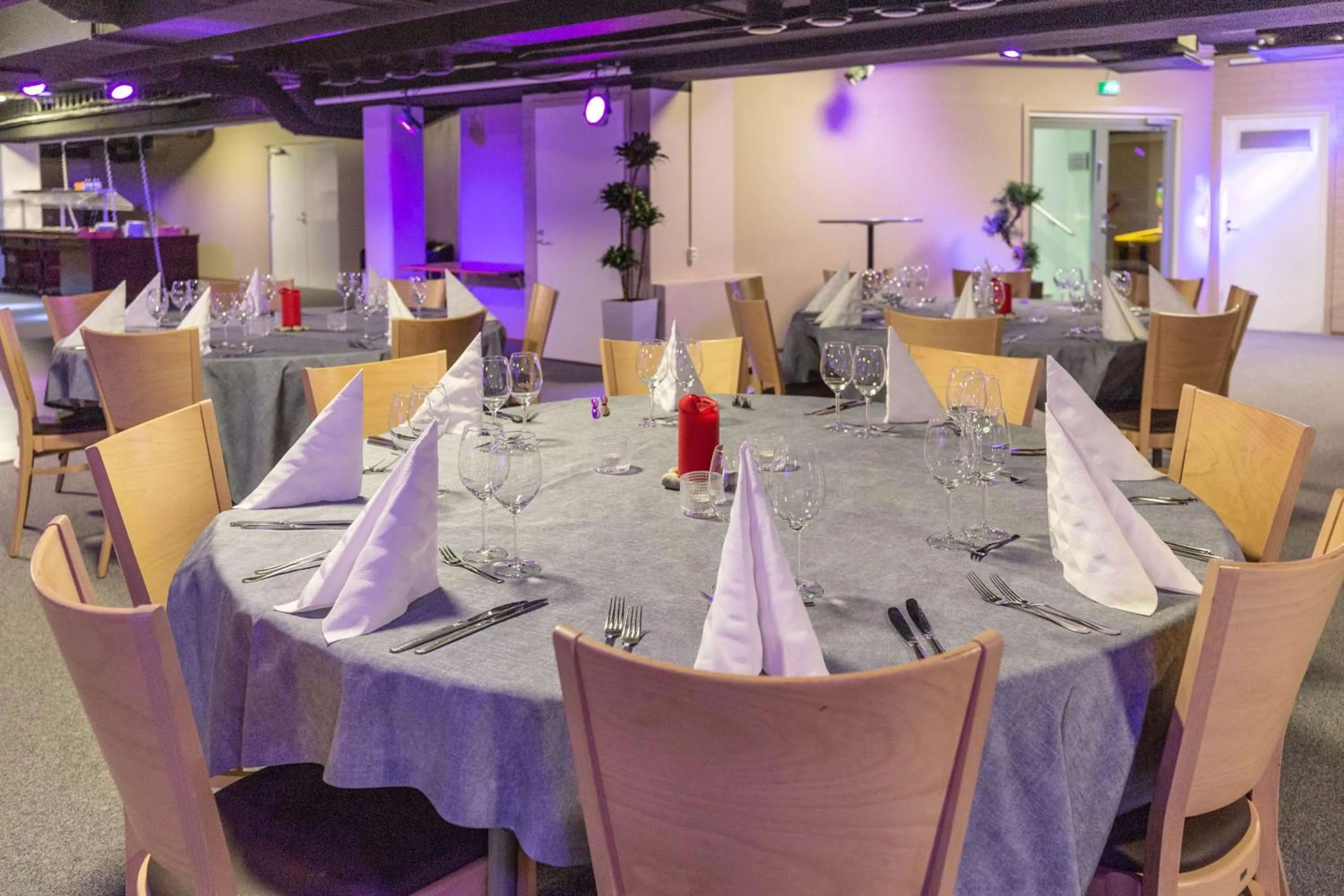 Restaurant/places to eat in Scandic Helsinki Aviacongress