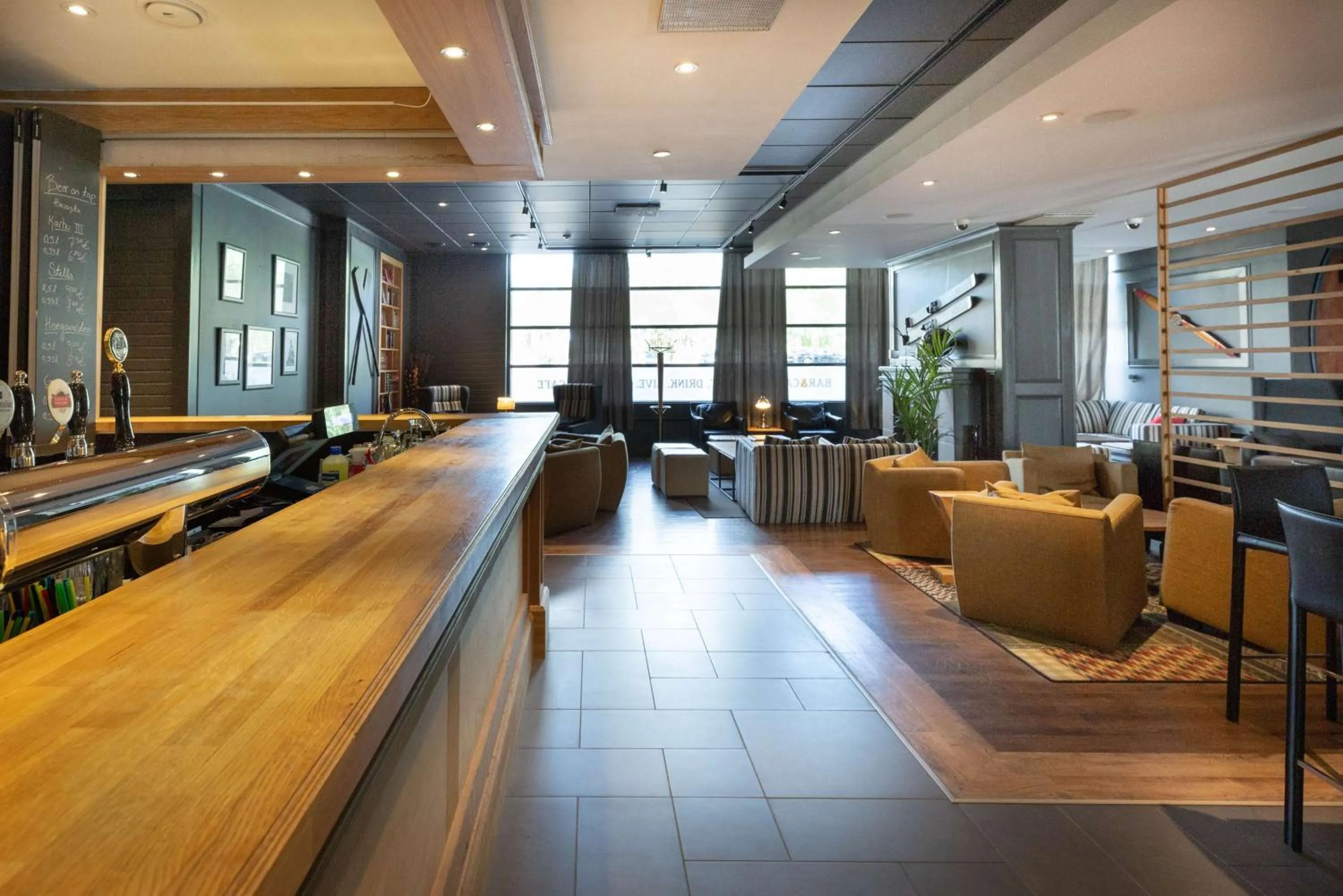 Lounge or bar in Scandic Helsinki Aviacongress