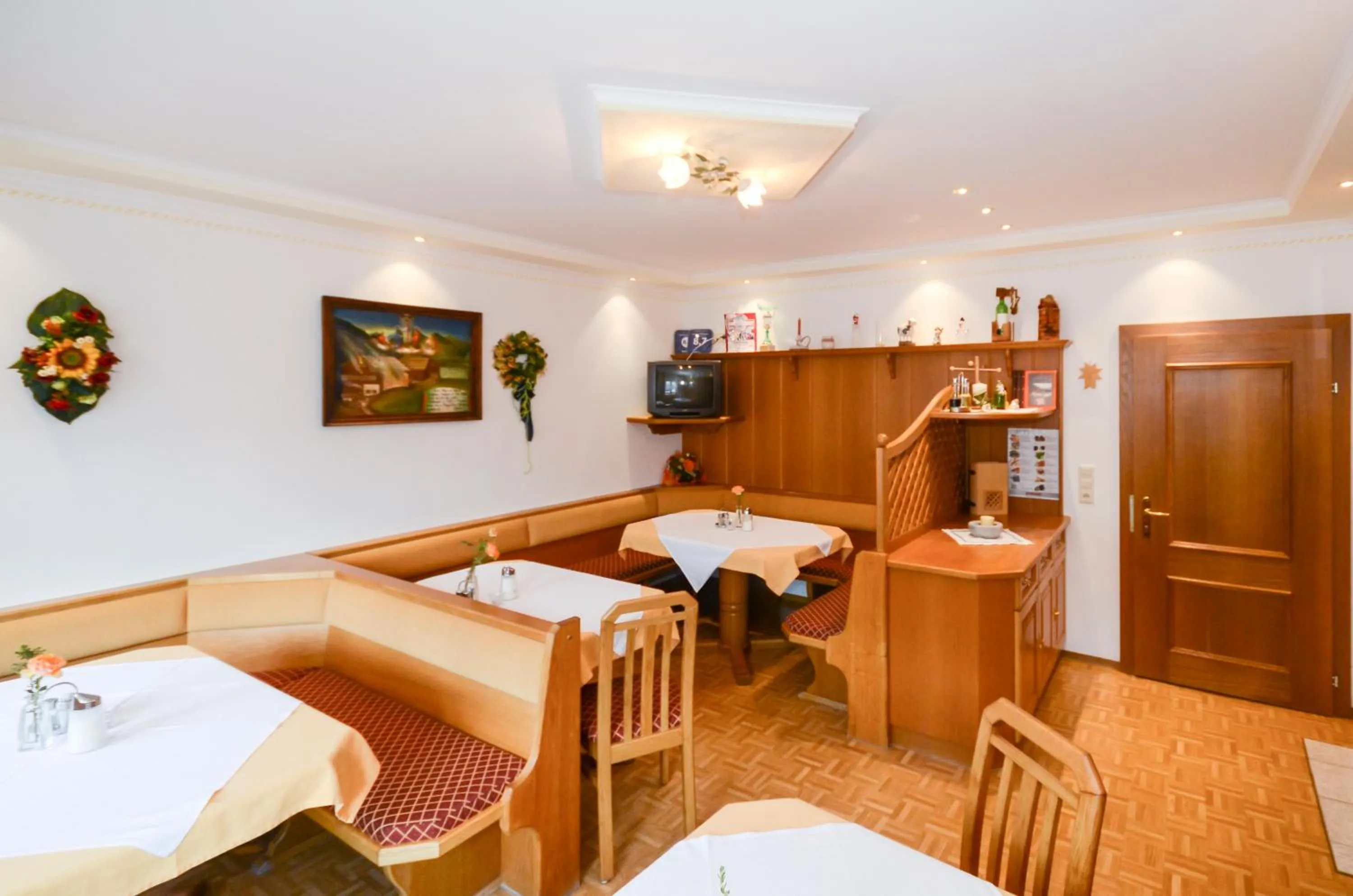 Restaurant/places to eat in Ferienhof Wölflbauer