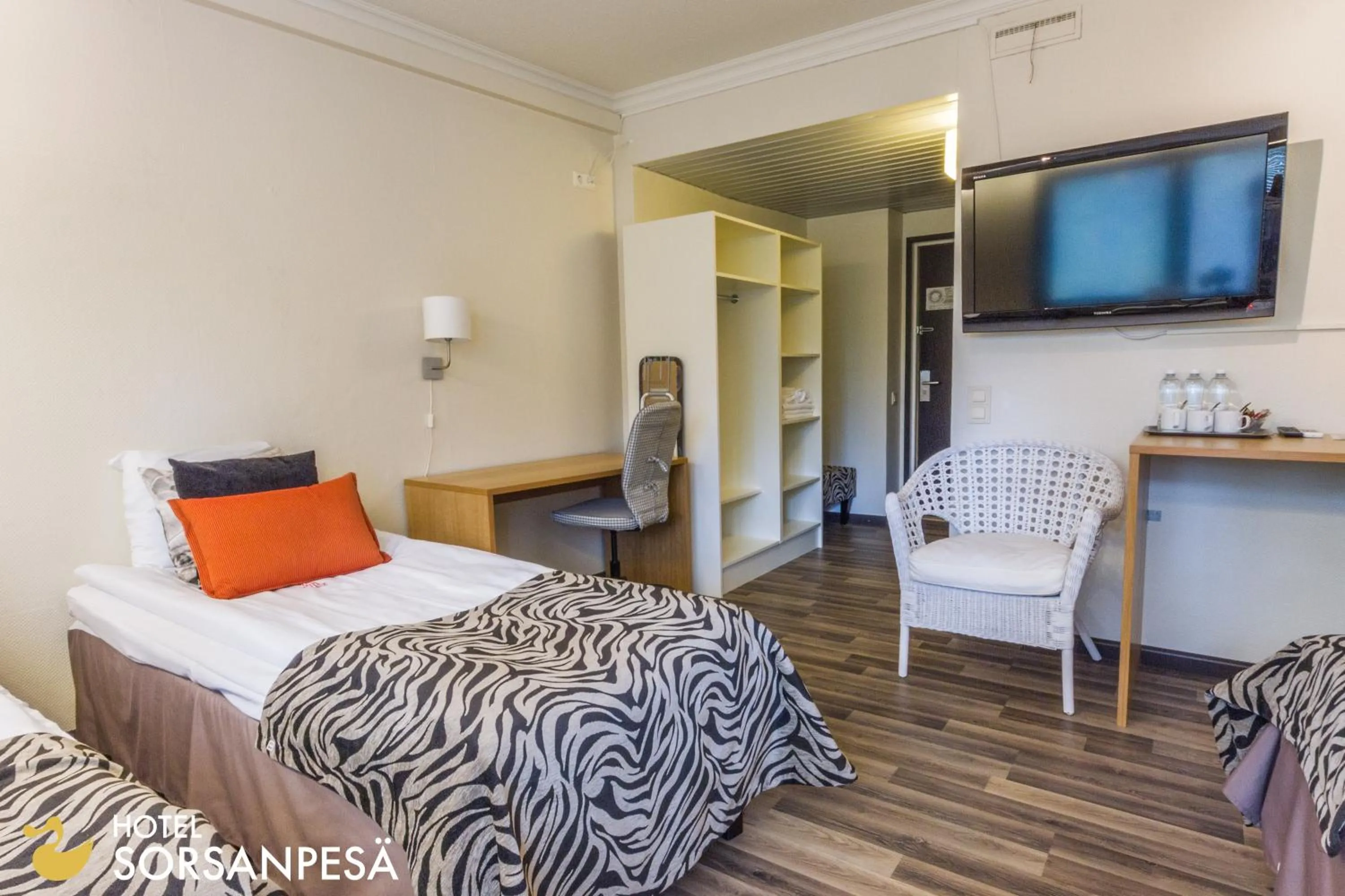 Property logo or sign, Bed in Hotel Sorsanpesä