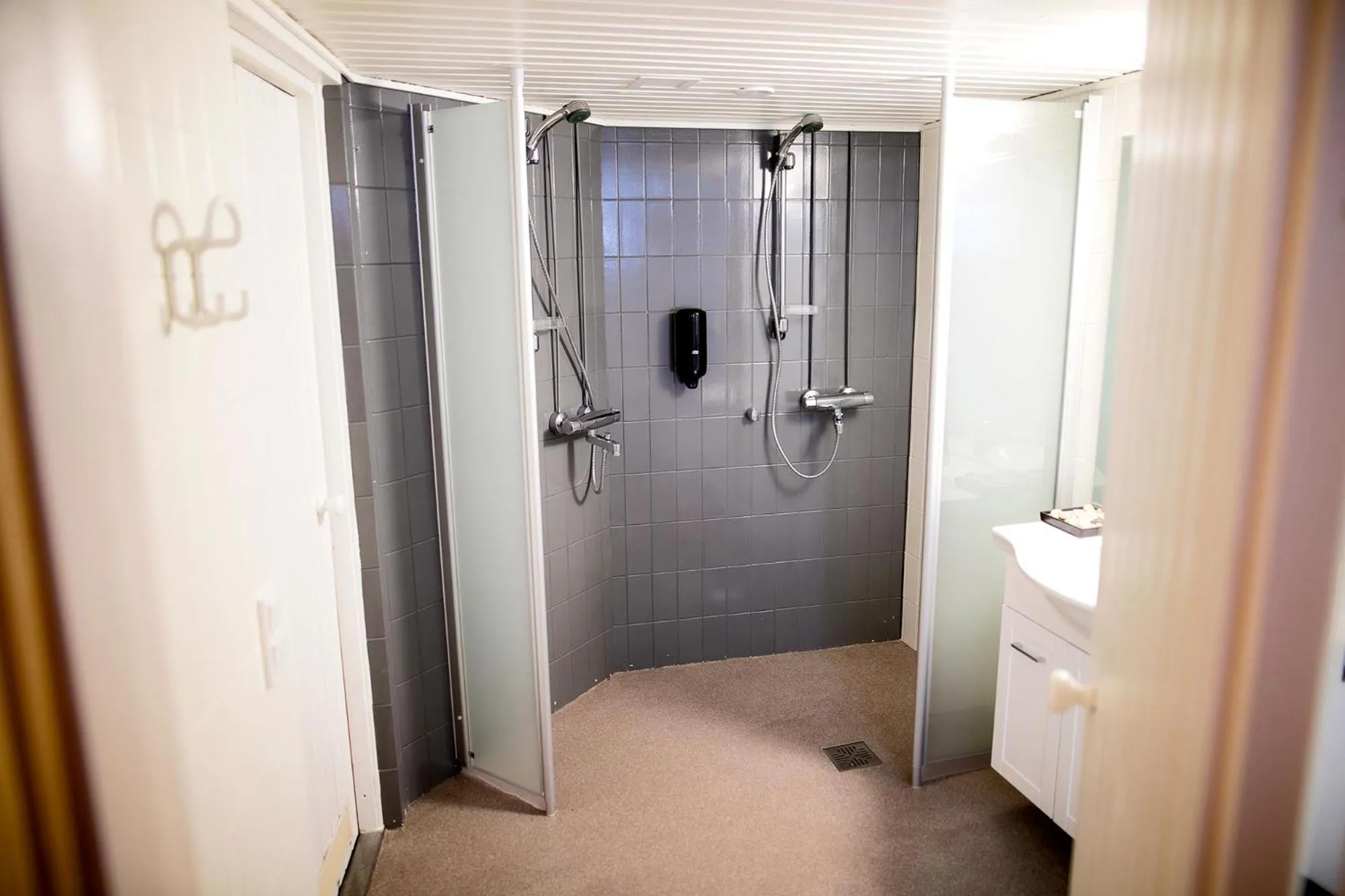 Shower in Hotel Sorsanpesä