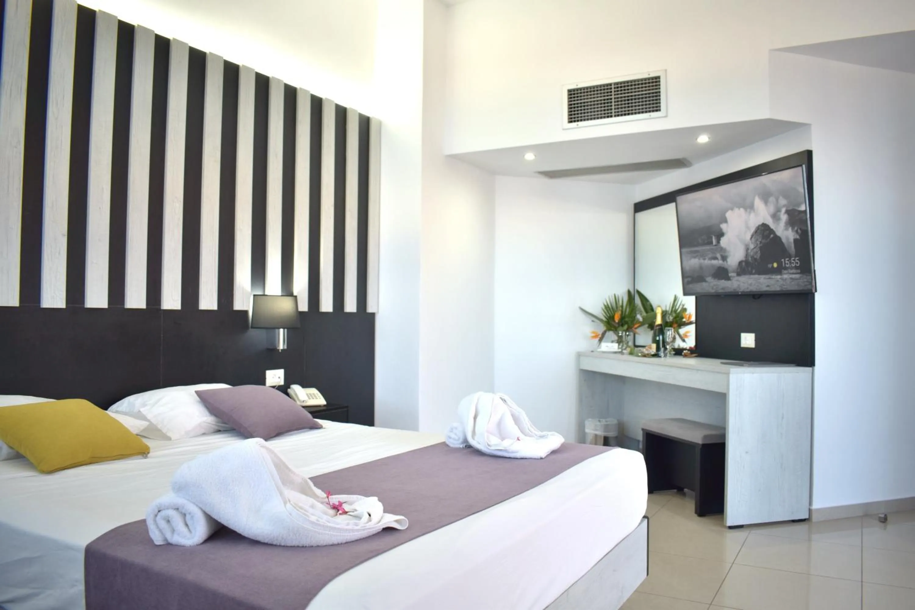 Bed in Galini Sea View