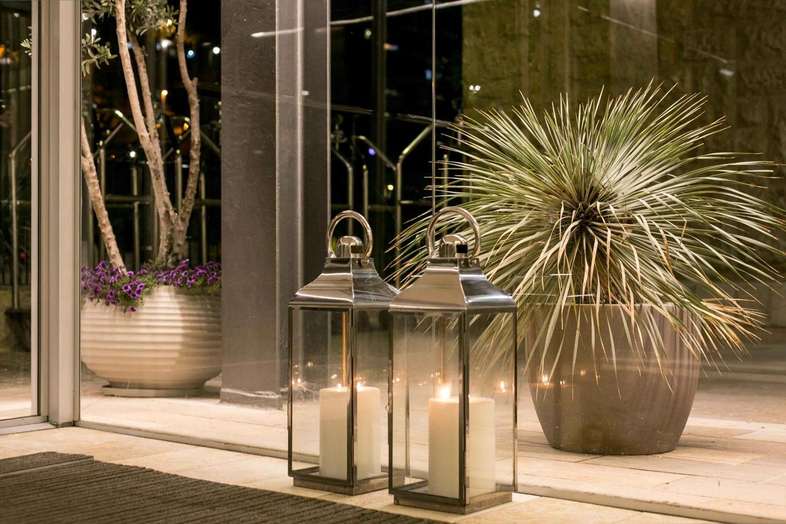 Facade/entrance in Hotel Yehuda