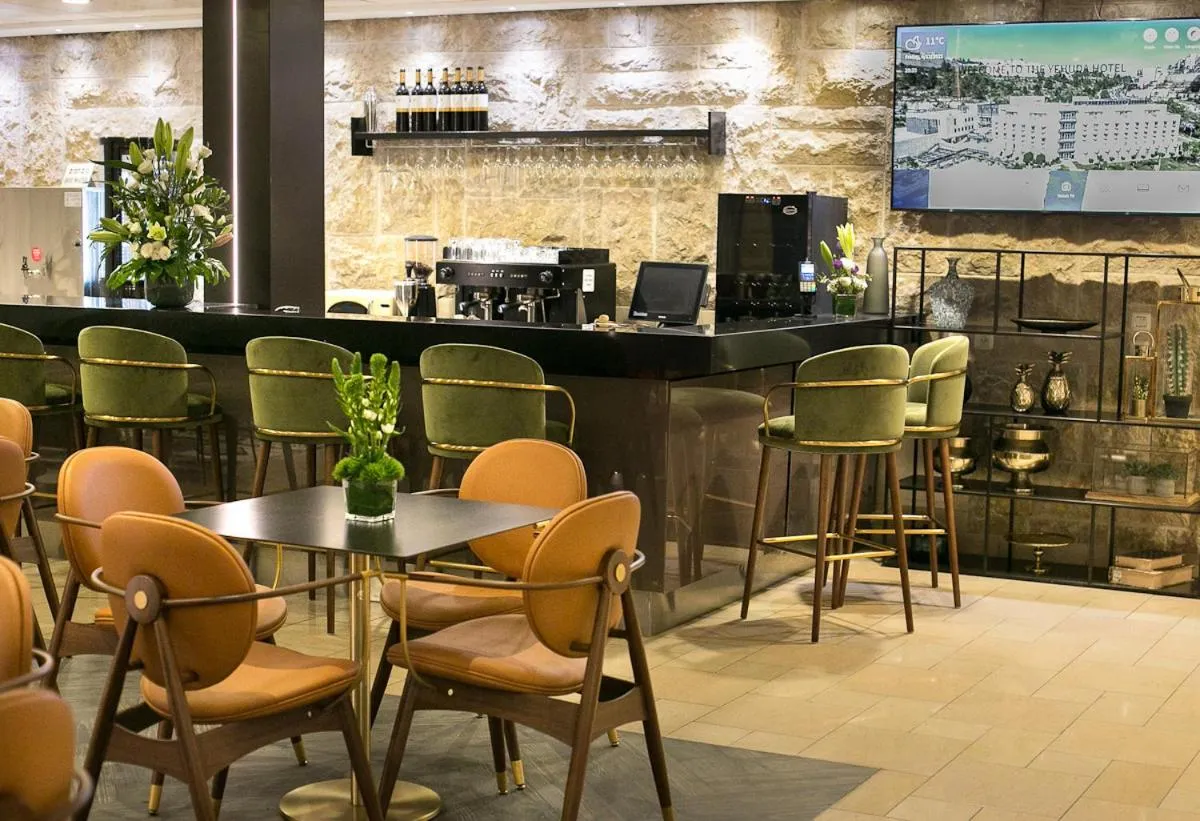 Lounge or bar in Hotel Yehuda