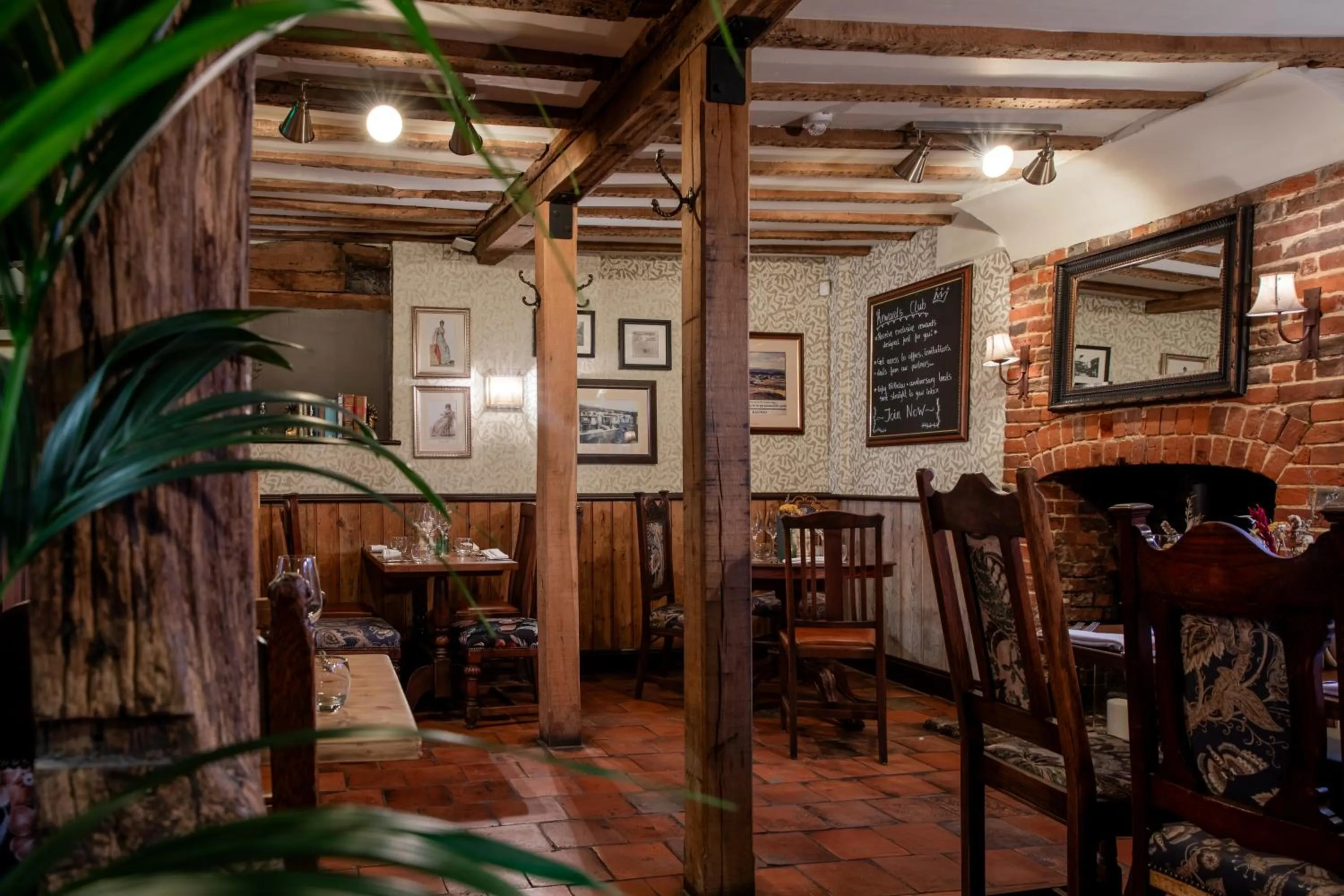 Restaurant/places to eat in The Crown Inn