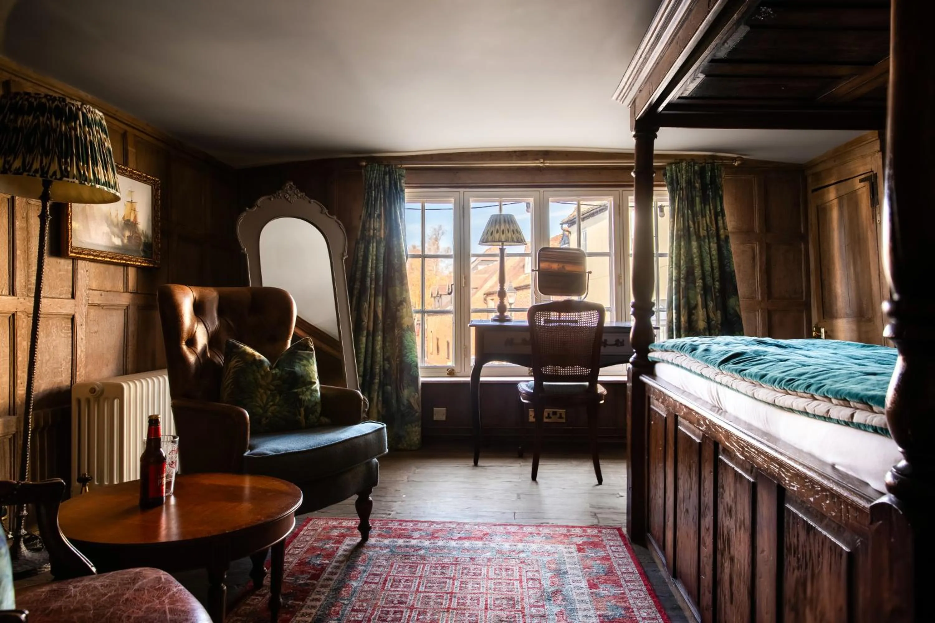 Bedroom, Bed in The Crown Inn